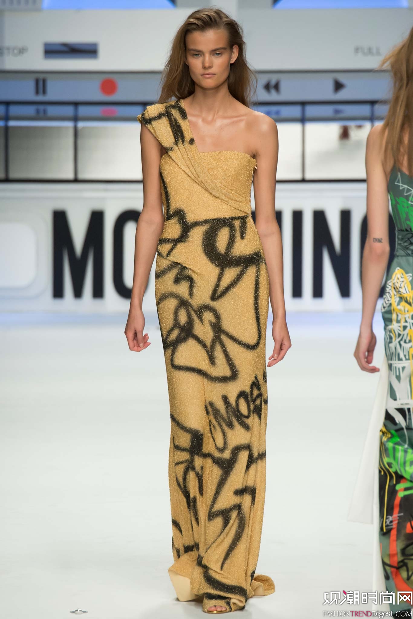 Moschino 2015ﶬŮװϵиͼƬ