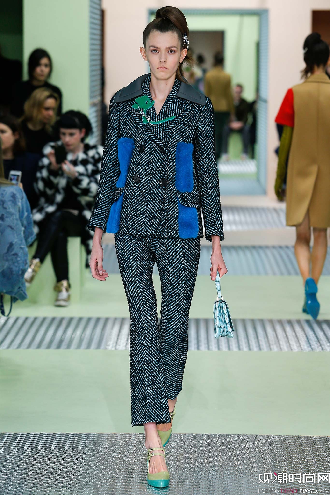 Prada 2015ﶬŮװϵ㳡ͼƬ