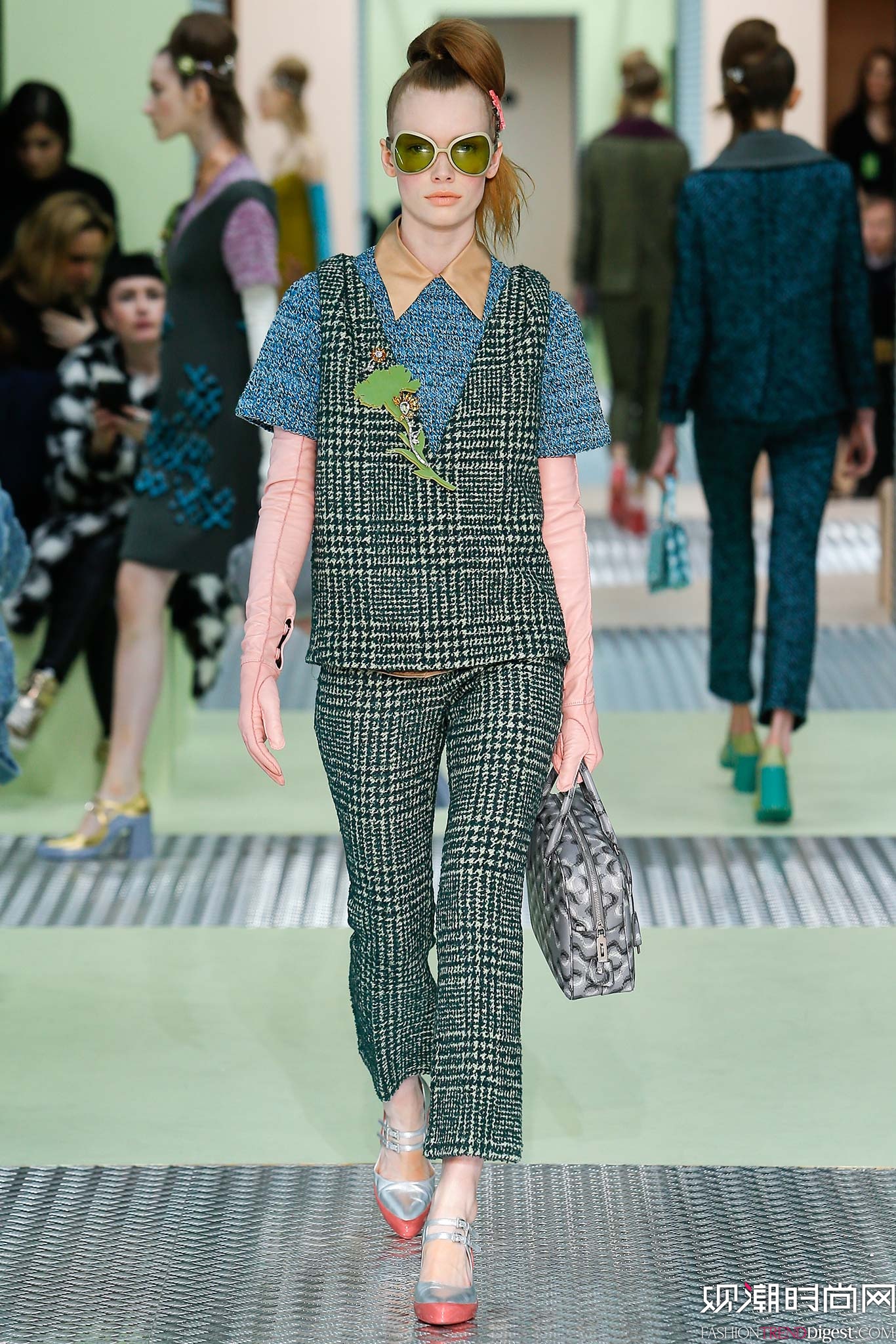 Prada 2015ﶬŮװϵ㳡ͼƬ