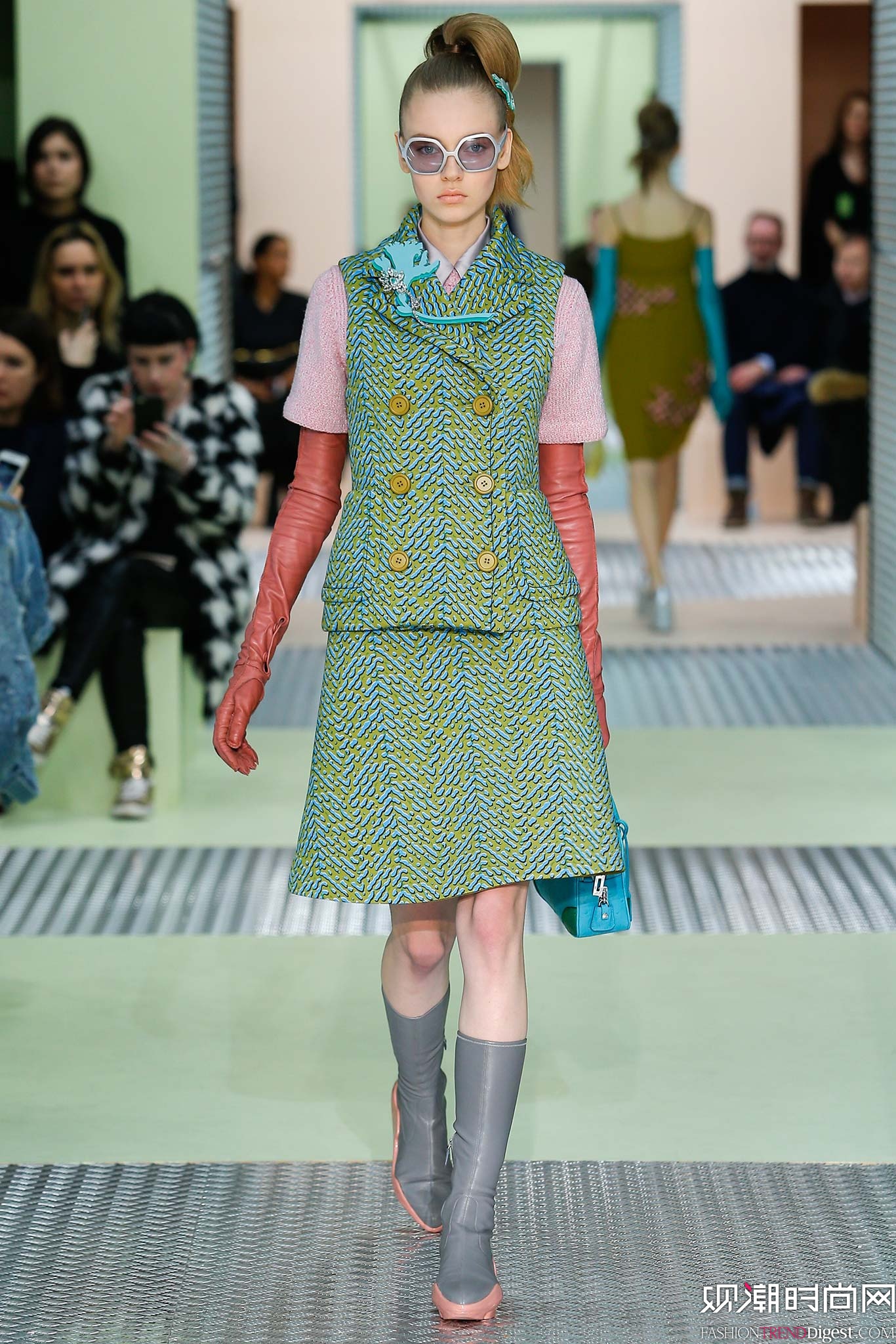 Prada 2015ﶬŮװϵ㳡ͼƬ