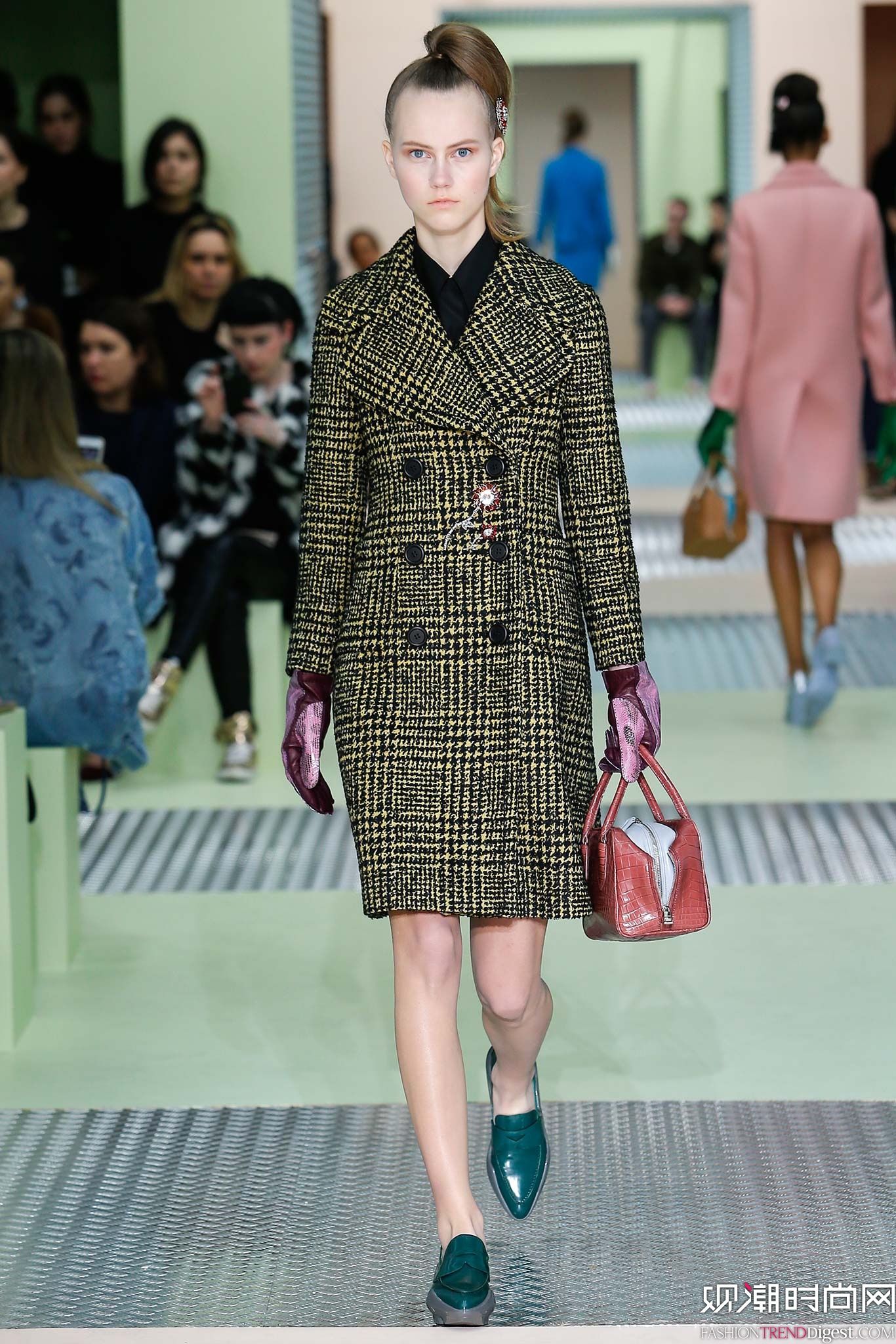 Prada 2015ﶬŮװϵ㳡ͼƬ