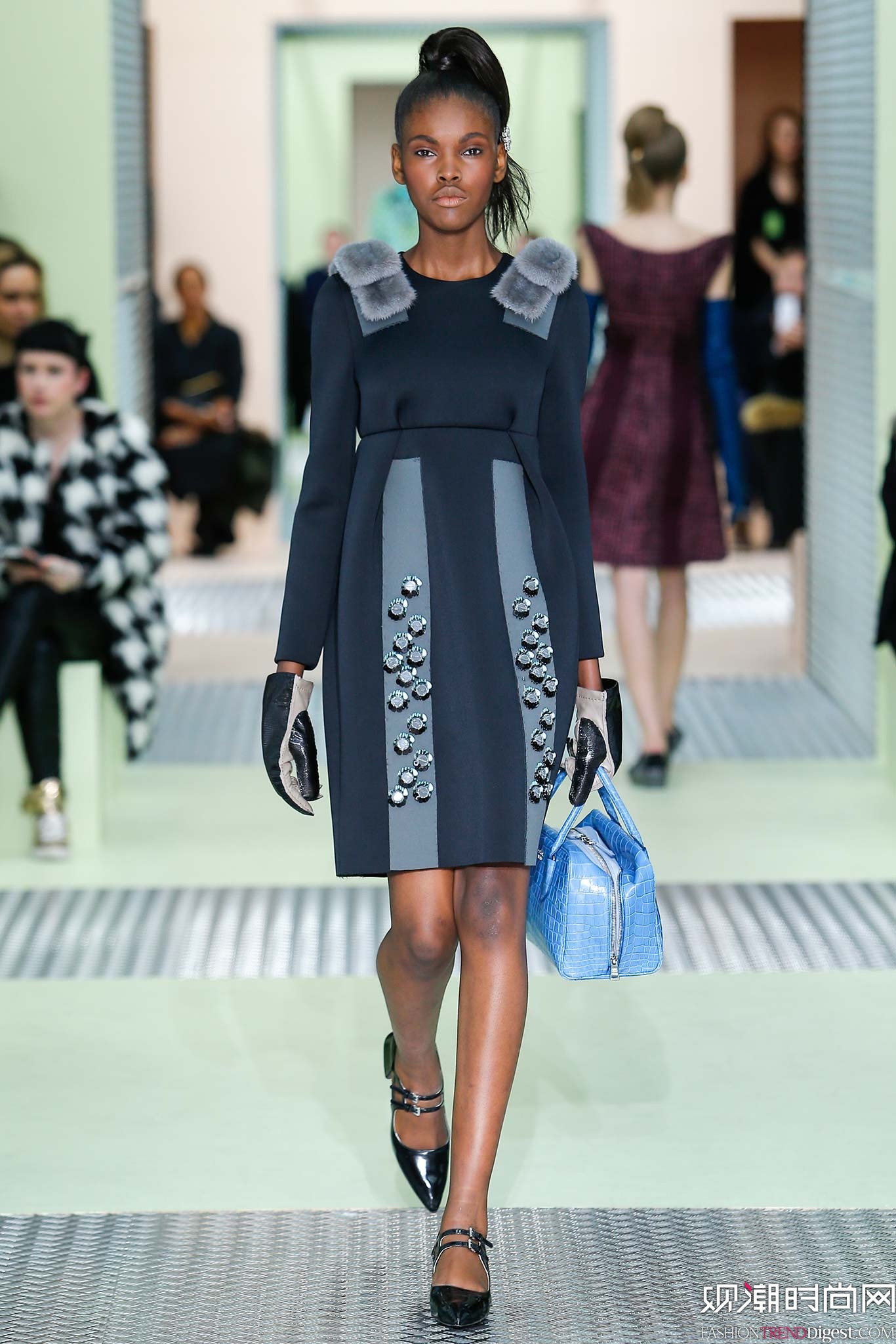 Prada 2015ﶬŮװϵ㳡ͼƬ