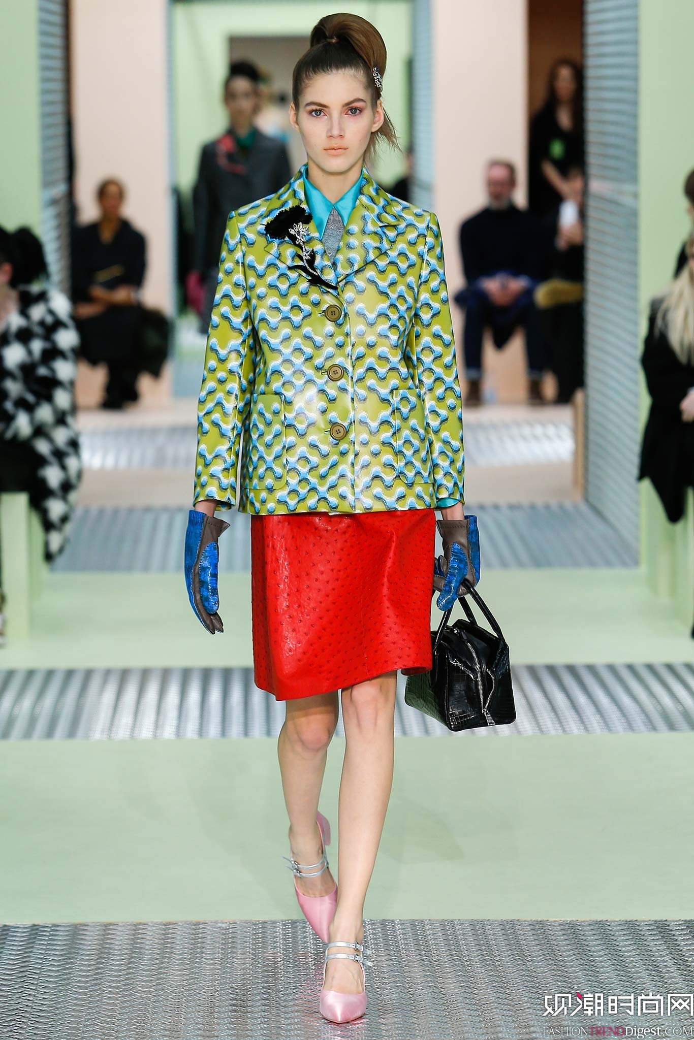 Prada 2015ﶬŮװϵ㳡ͼƬ