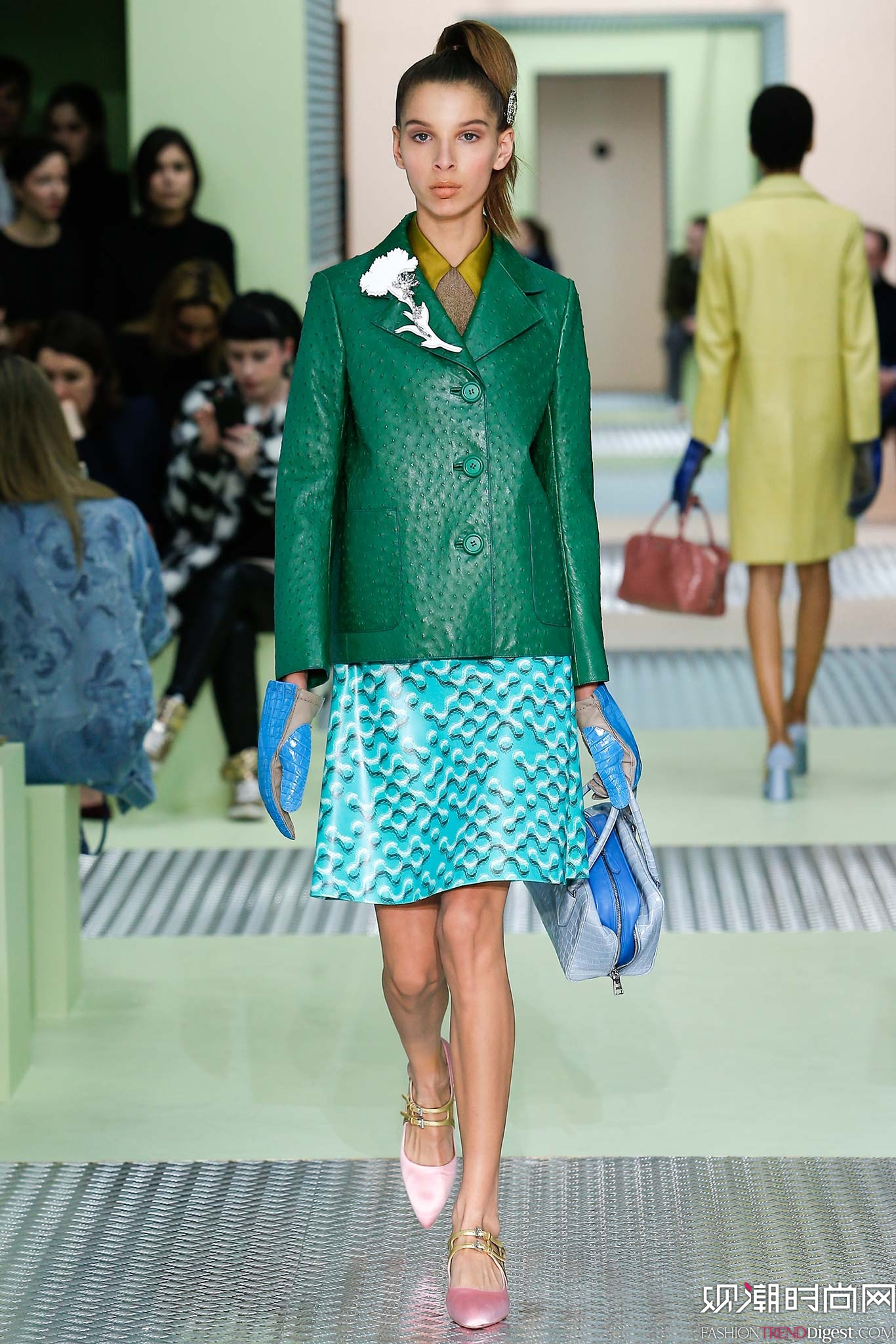 Prada 2015ﶬŮװϵ㳡ͼƬ