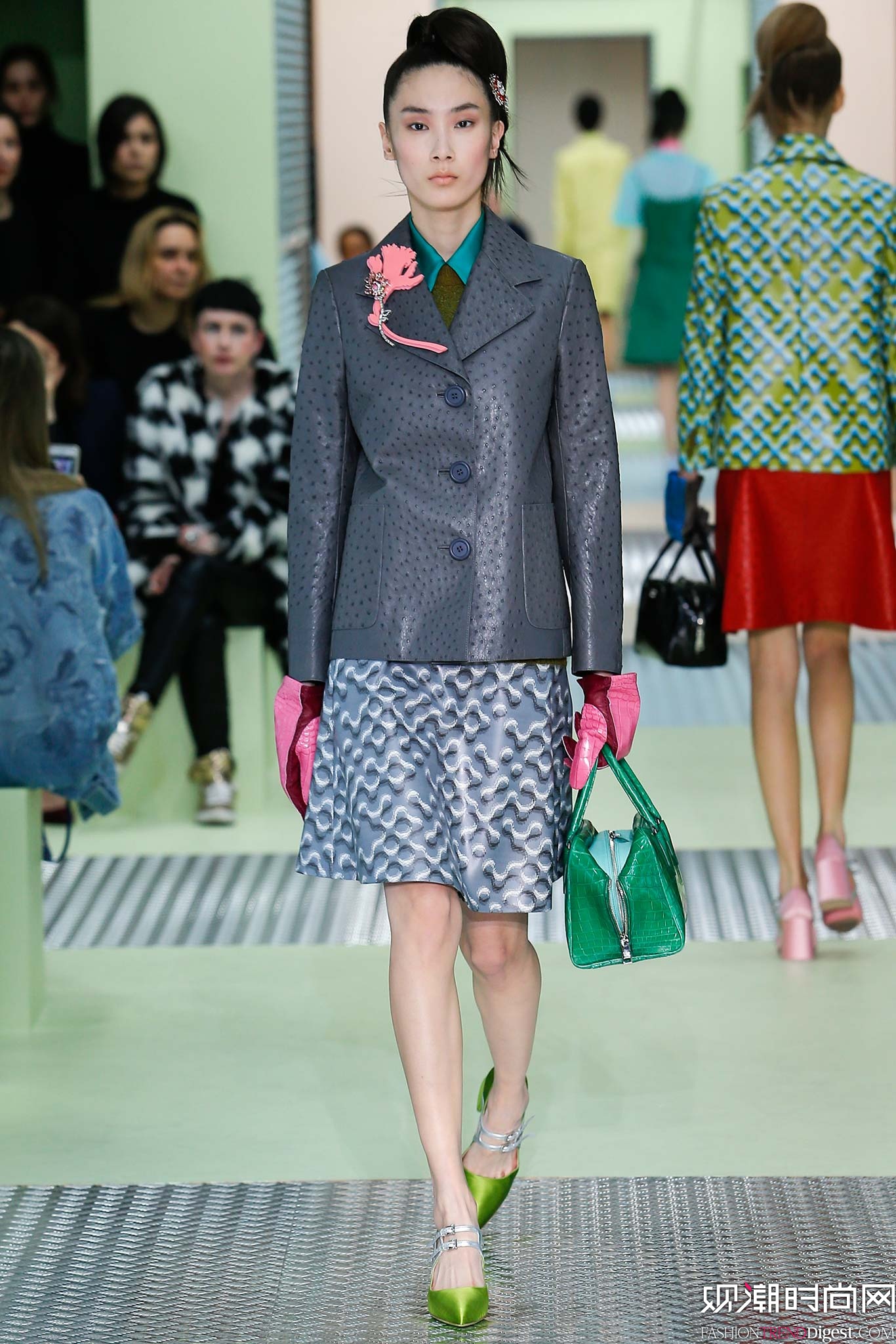 Prada 2015ﶬŮװϵ㳡ͼƬ