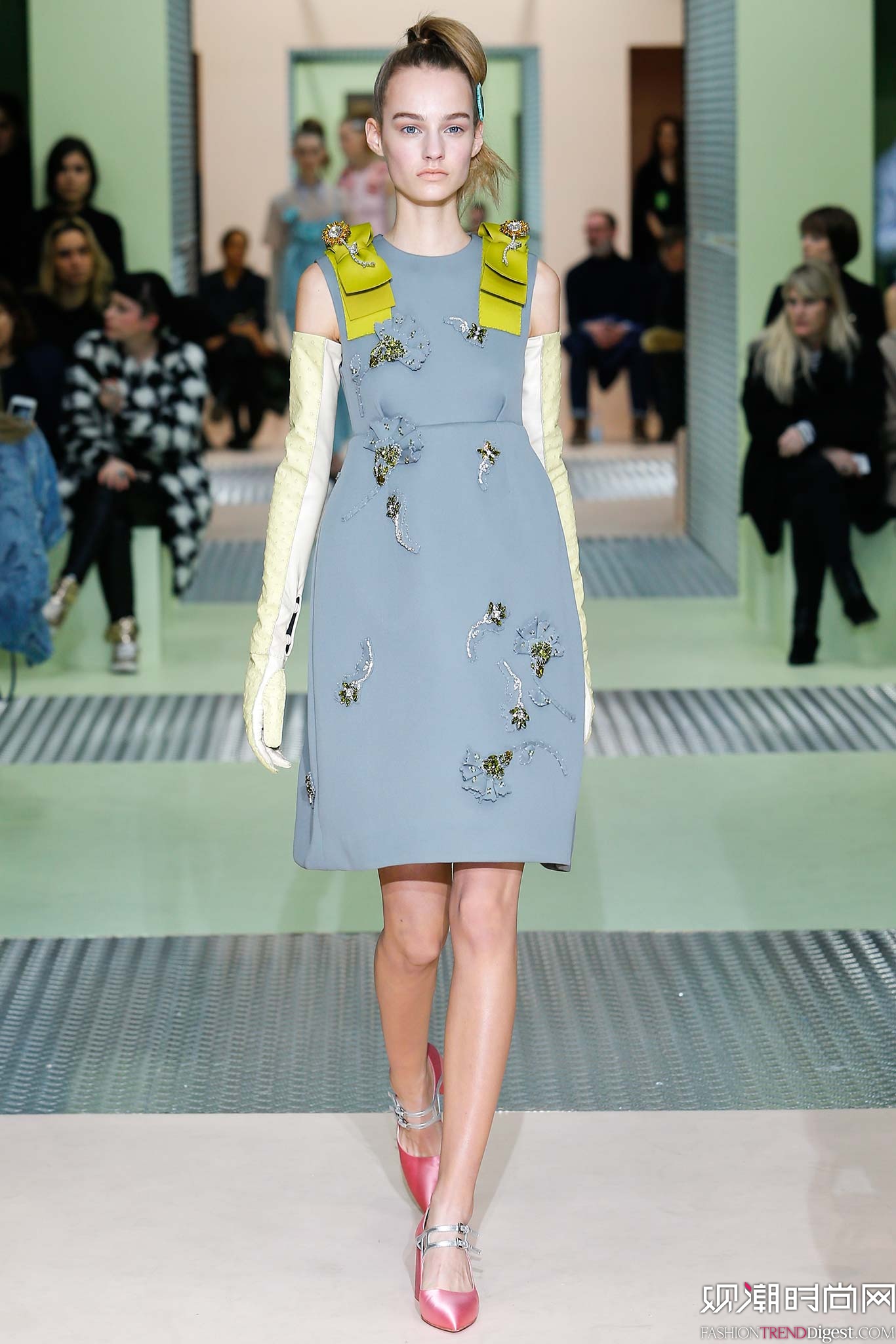 Prada 2015ﶬŮװϵ㳡ͼƬ