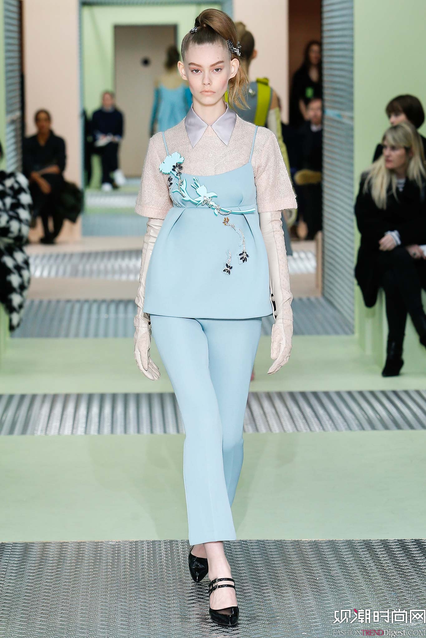 Prada 2015ﶬŮװϵ㳡ͼƬ