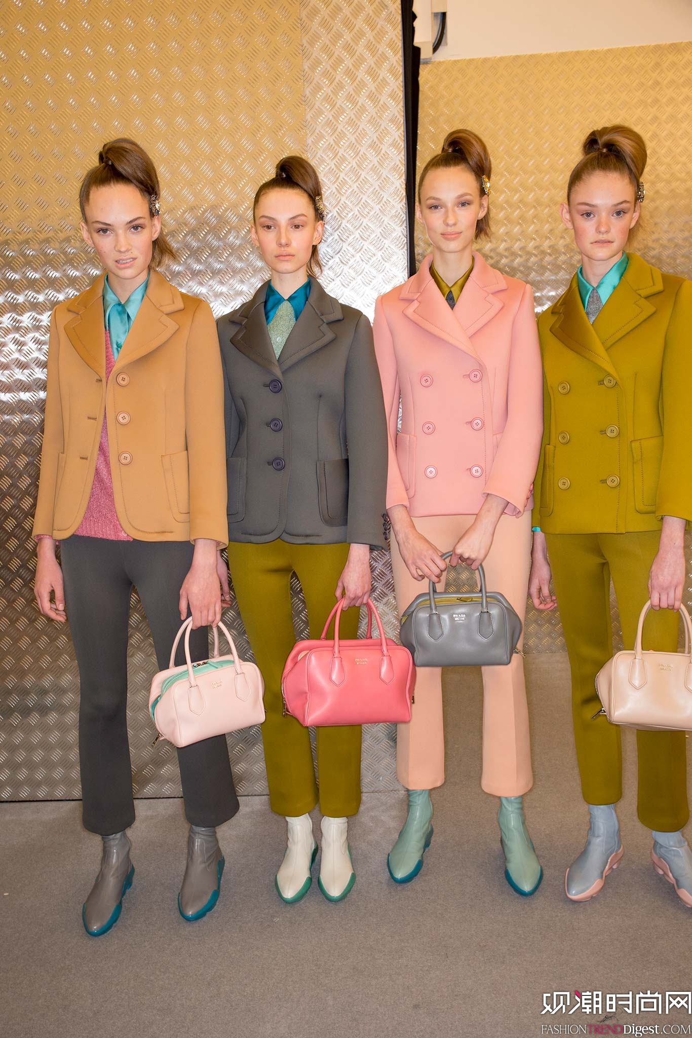 Prada 2015ﶬŮװϵ㳡ͼƬ