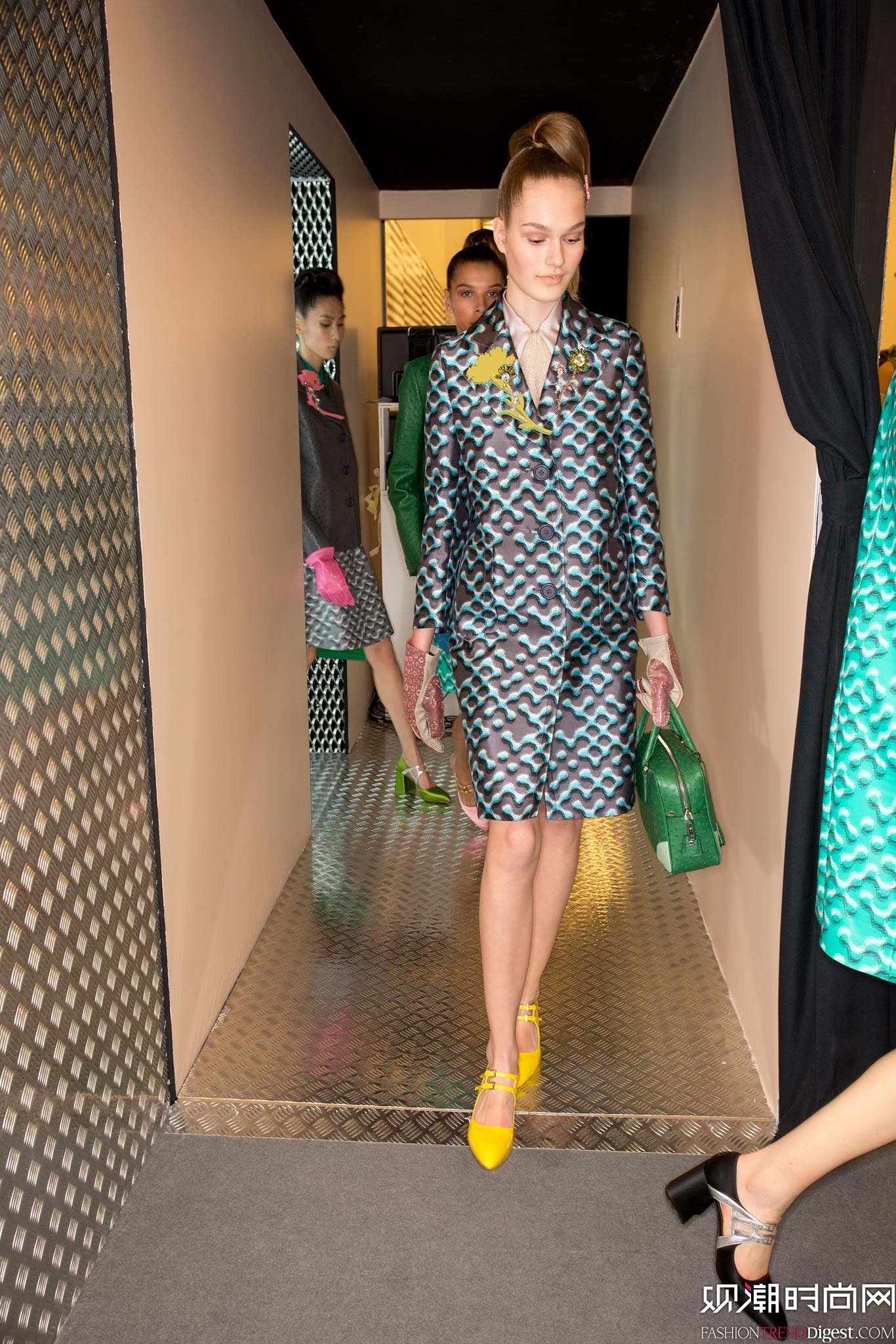 Prada 2015ﶬŮװϵ㳡ͼƬ