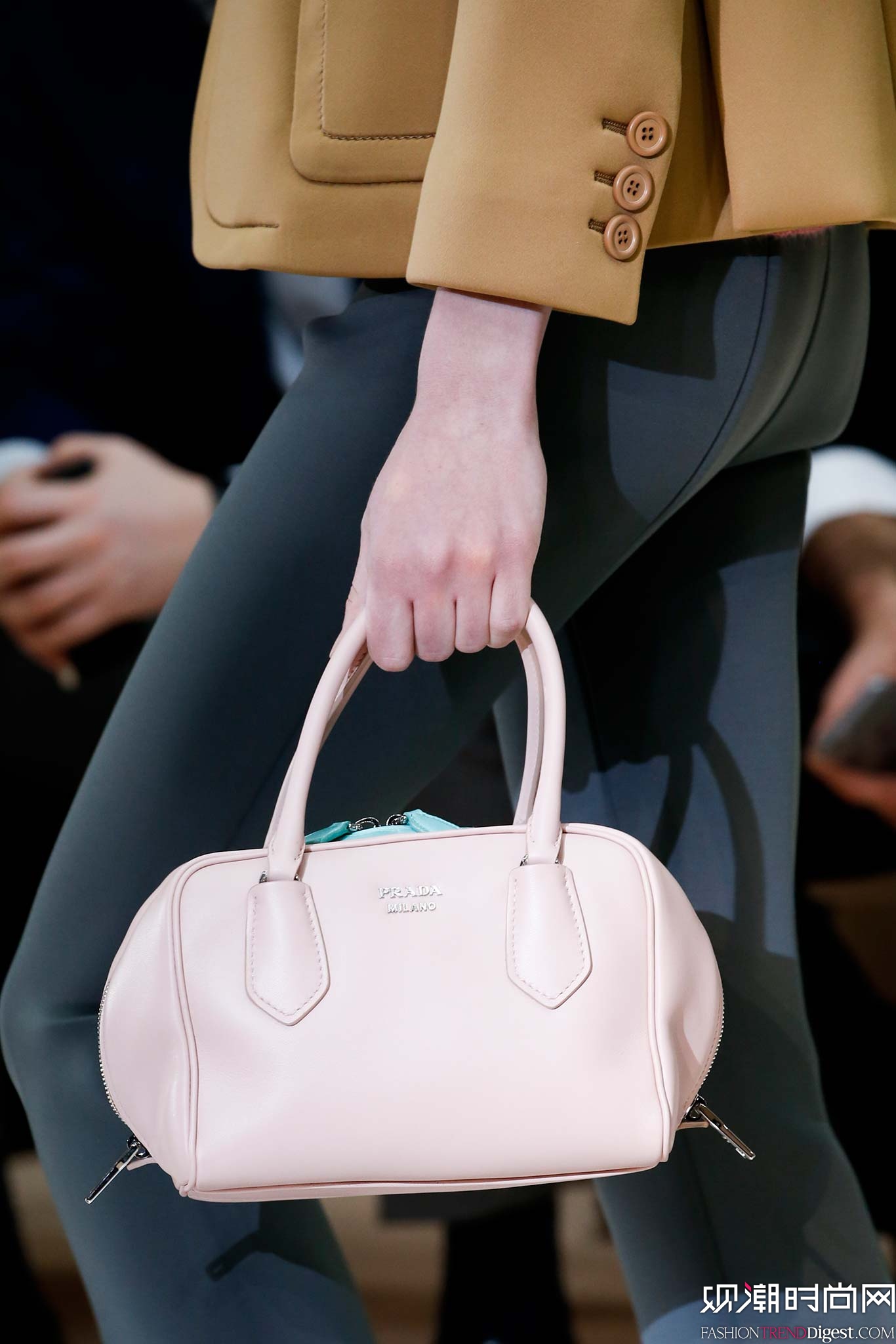 Prada 2015ﶬŮװϵ㳡ͼƬ