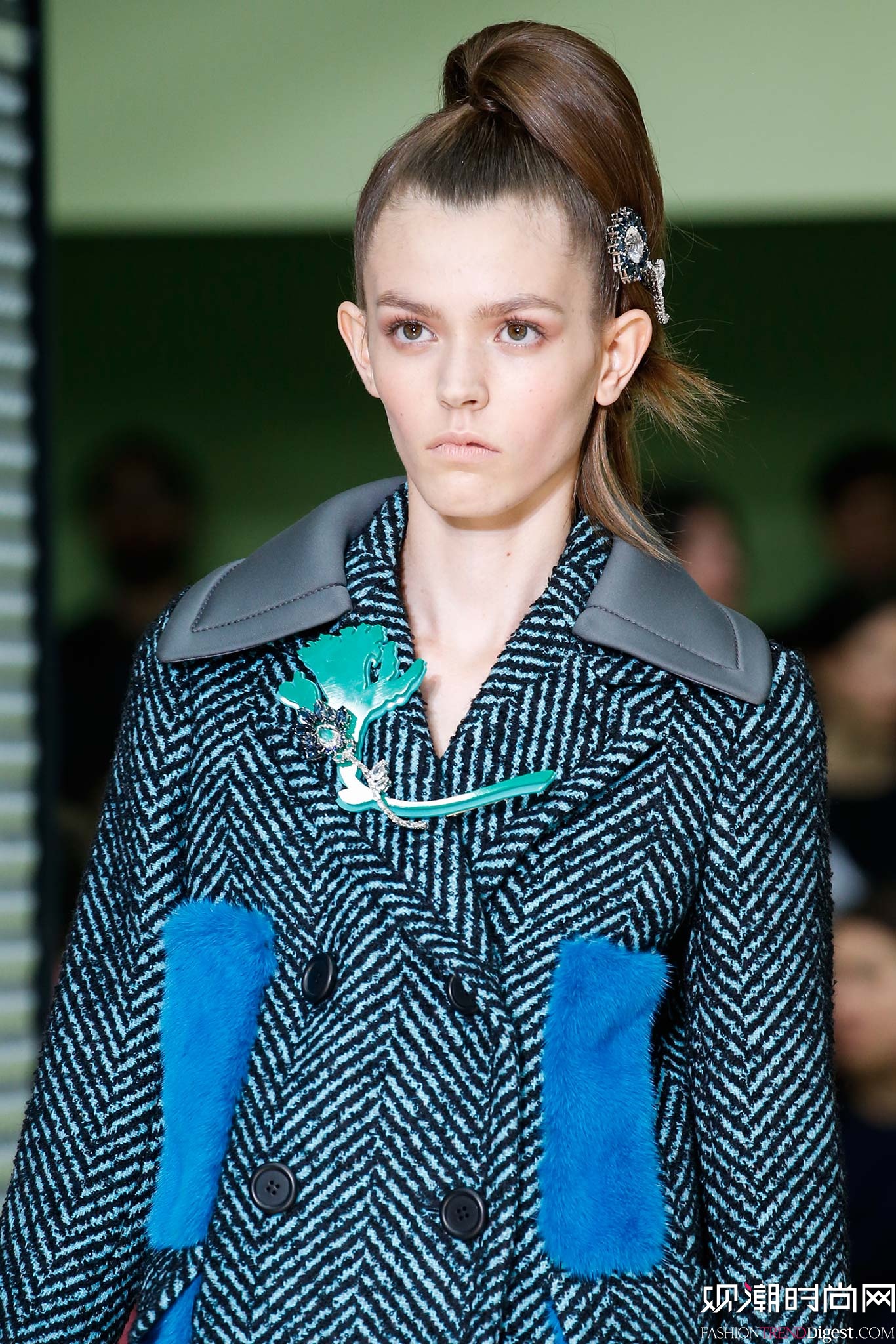 Prada 2015�ﶬŮװϵ���㳡����ͼƬ