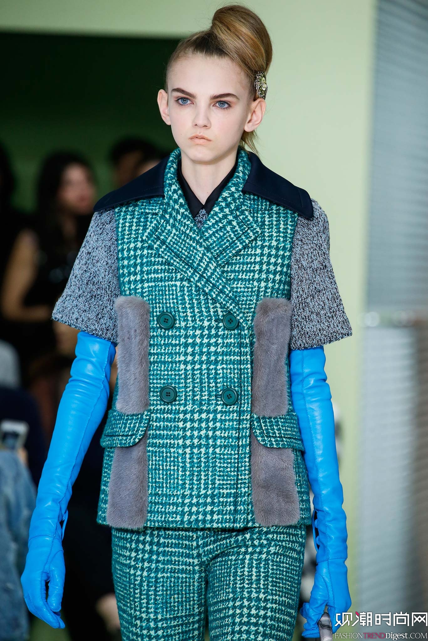 Prada 2015�ﶬŮװϵ���㳡����ͼƬ