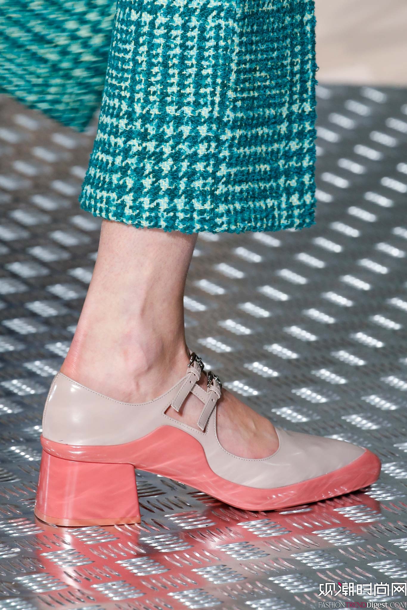 Prada 2015ﶬŮװϵ㳡ͼƬ