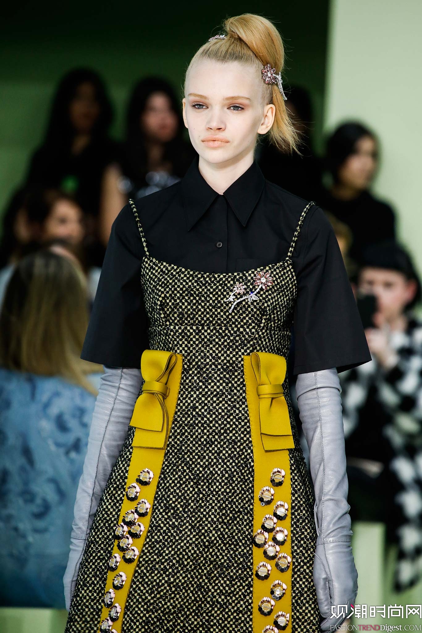 Prada 2015ﶬŮװϵ㳡ͼƬ