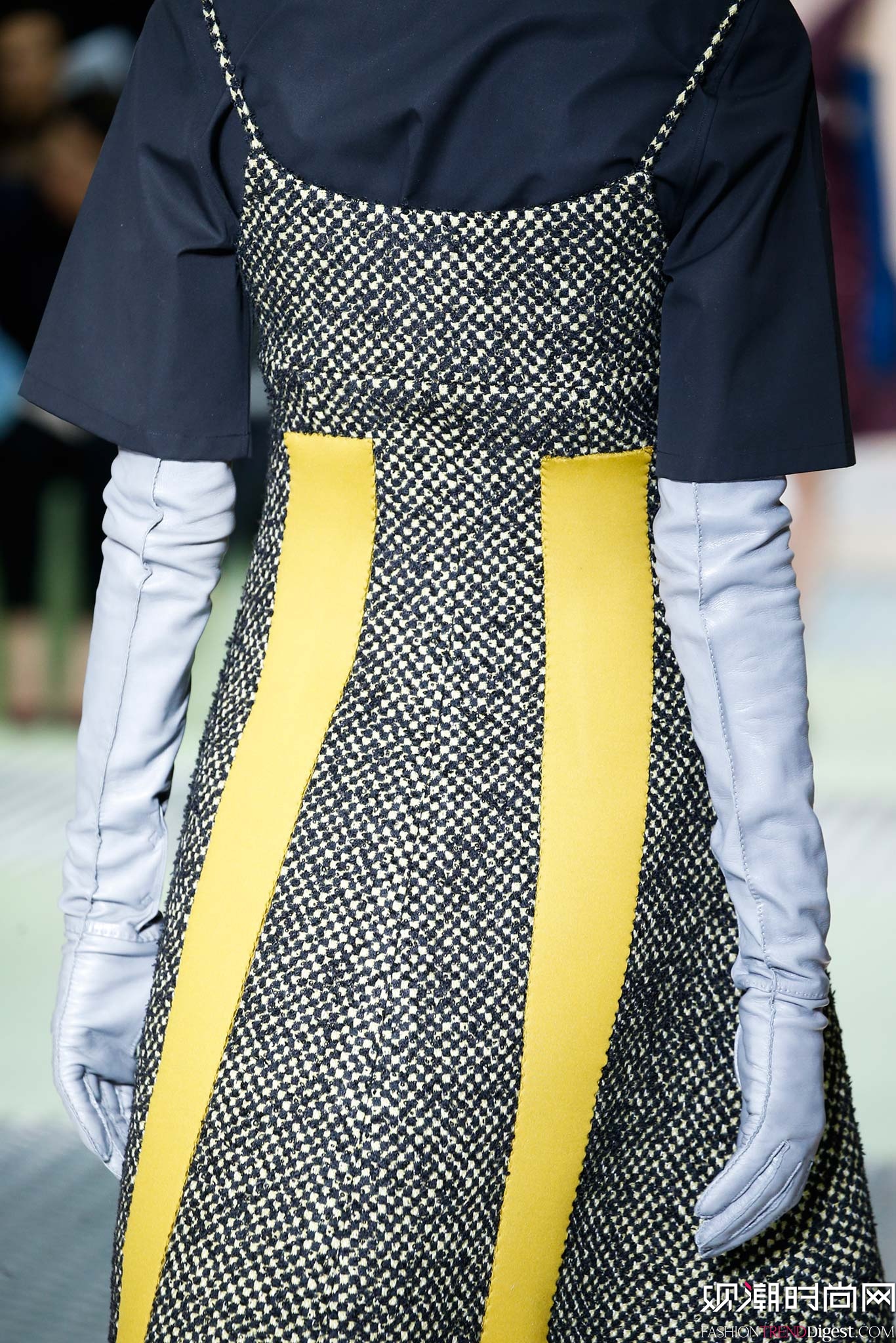 Prada 2015ﶬŮװϵ㳡ͼƬ