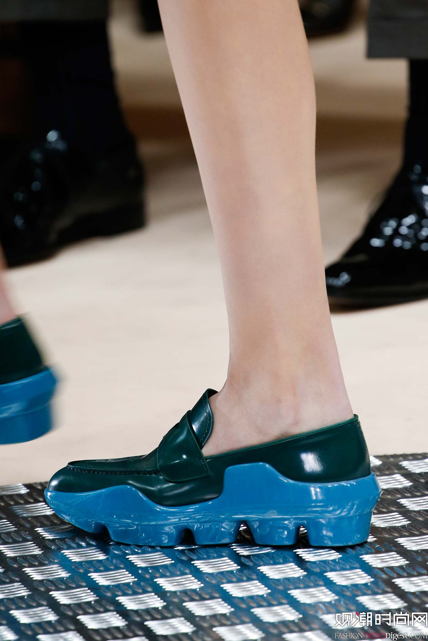 Prada 2015ﶬŮװϵ㳡ͼƬ