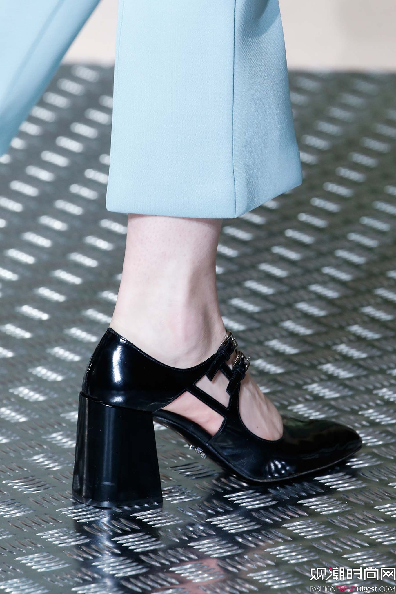 Prada 2015ﶬŮװϵ㳡ͼƬ