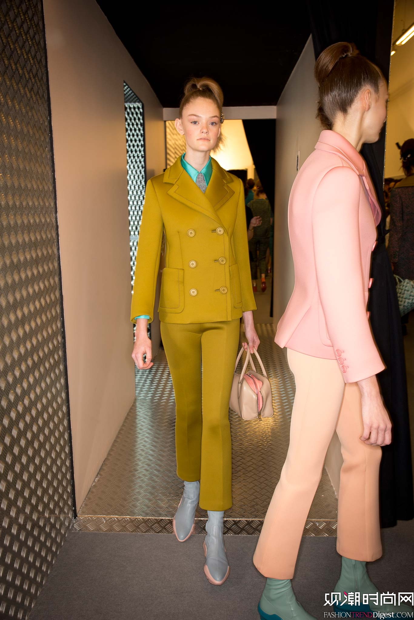 Prada 2015ﶬŮװϵ㳡ͼƬ