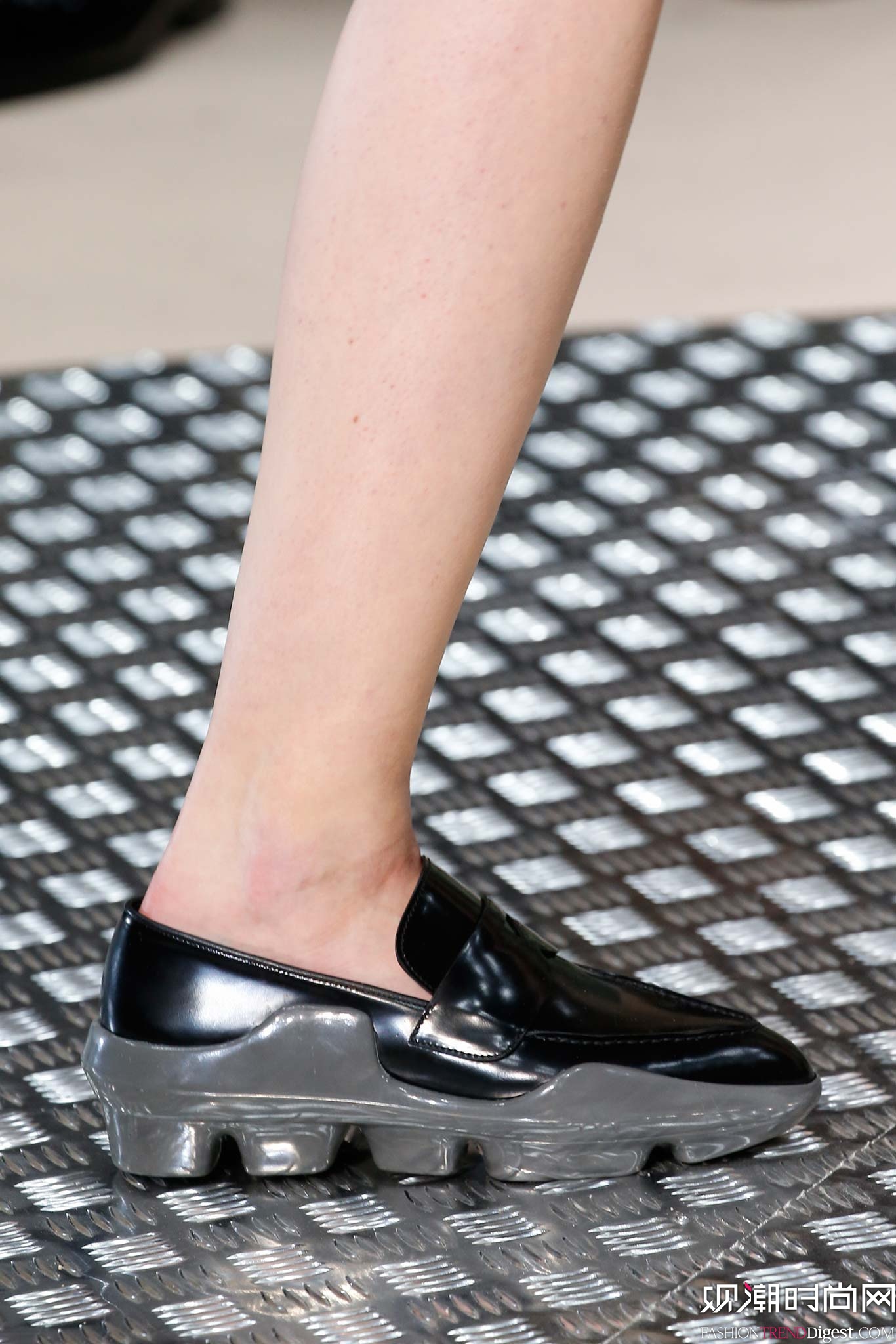 Prada 2015ﶬŮװϵ㳡ͼƬ