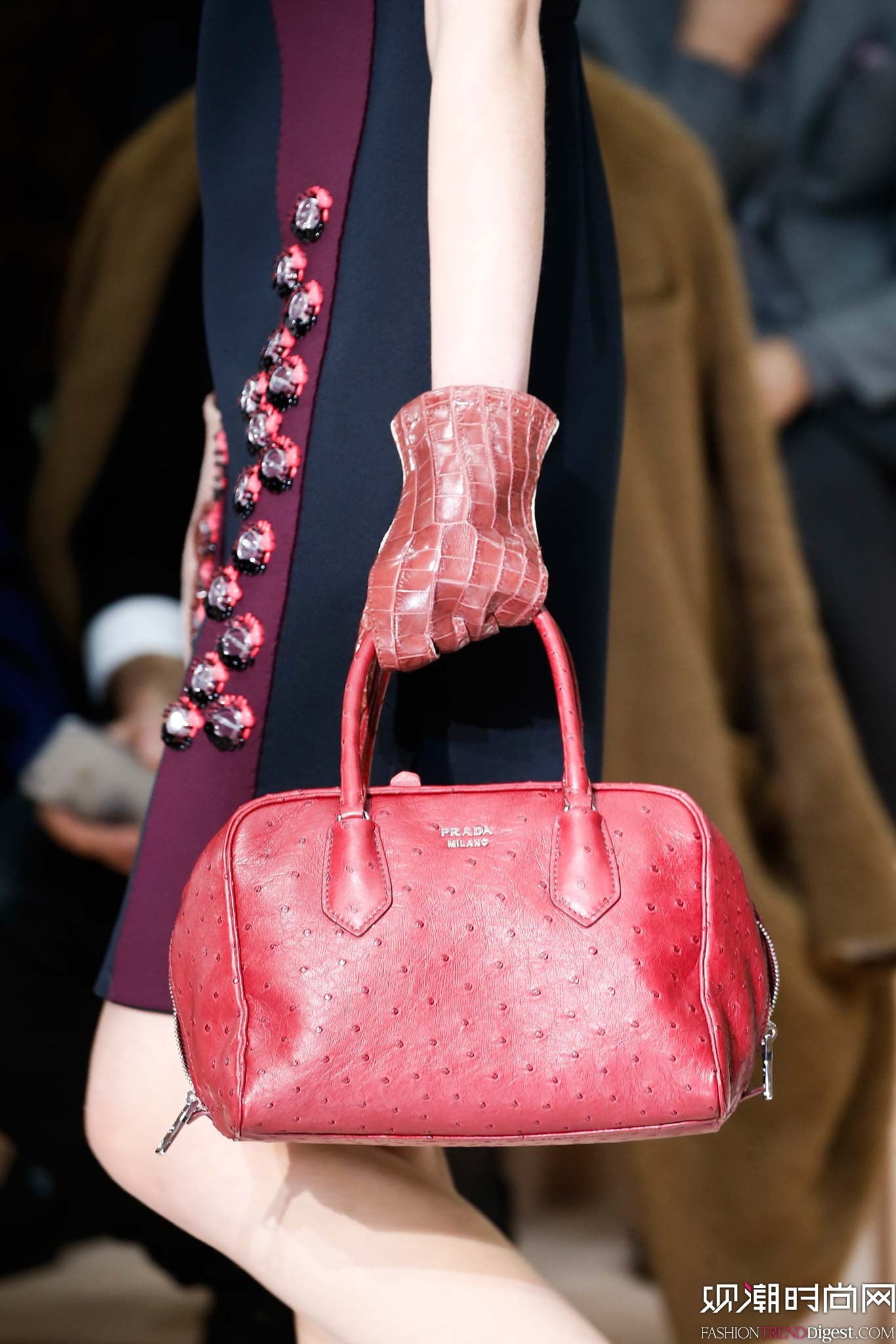 Prada 2015ﶬŮװϵ㳡ͼƬ