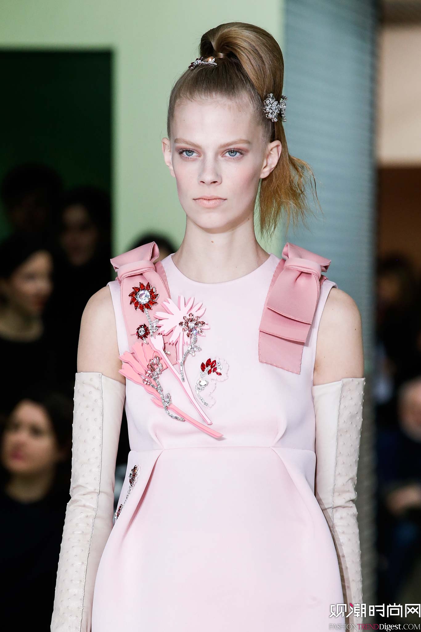 Prada 2015ﶬŮװϵ㳡ͼƬ