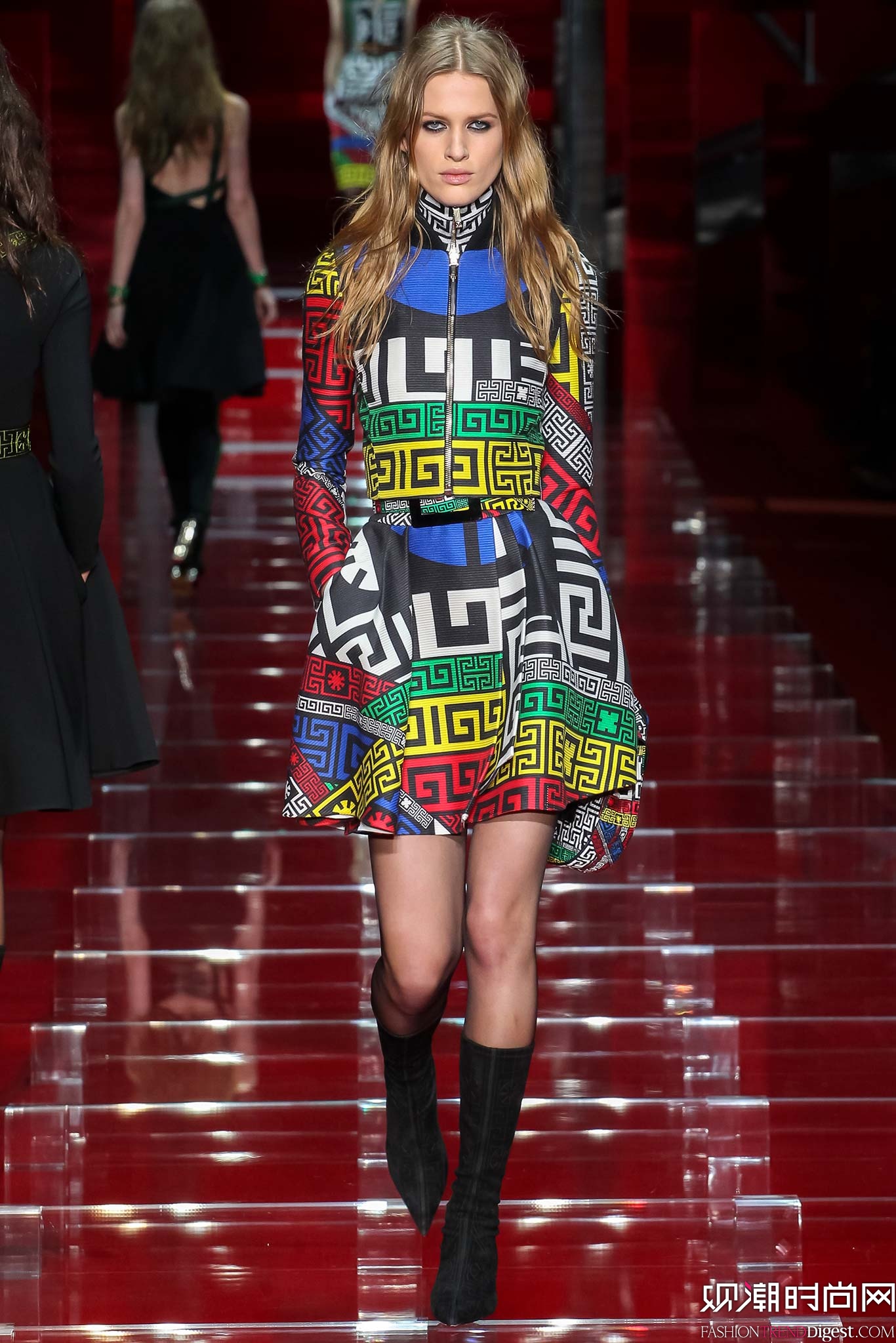 Versace 2015ﶬʱװϵ㳡ͼƬ