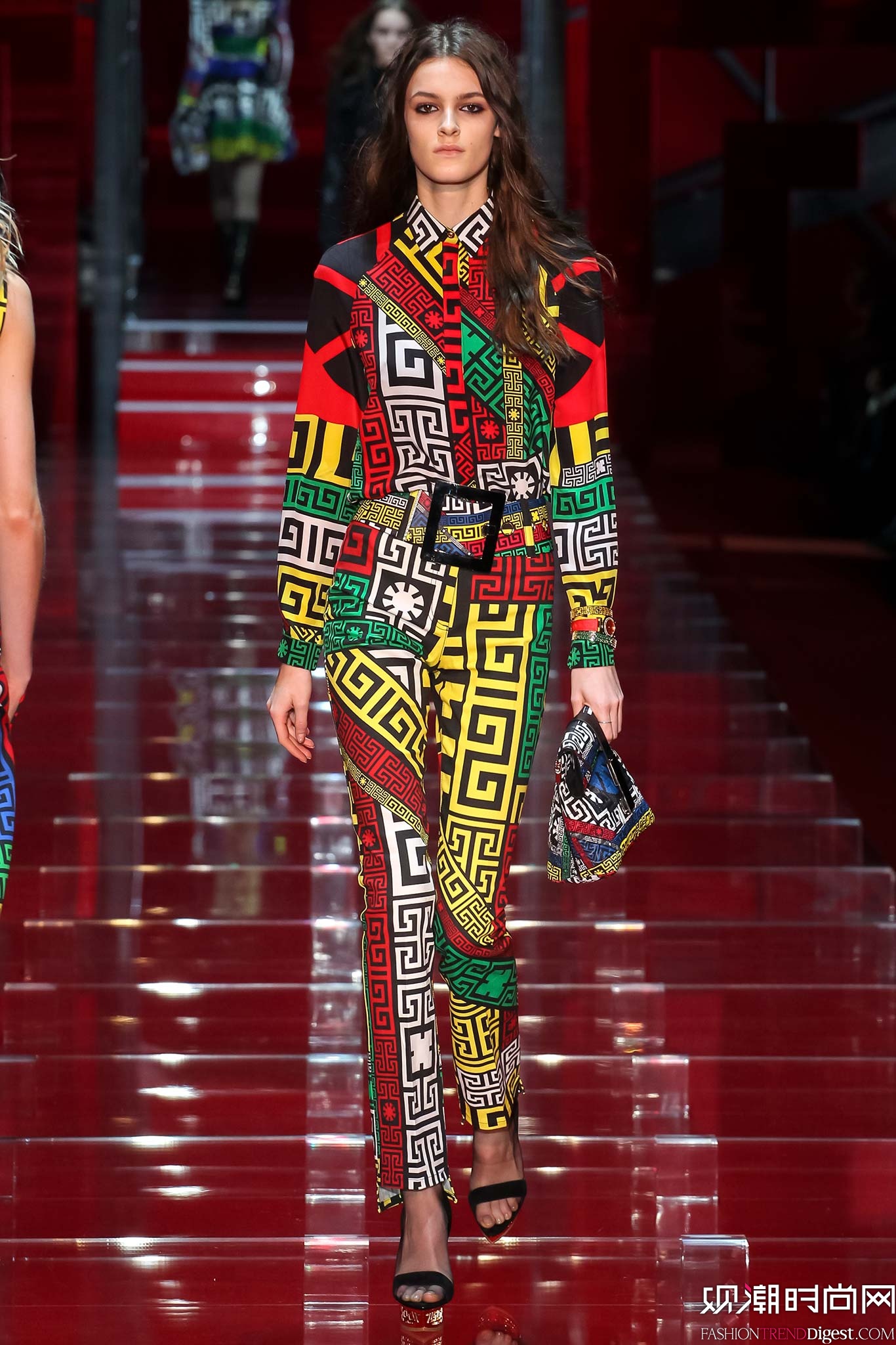 Versace 2015ﶬʱװϵ㳡ͼƬ