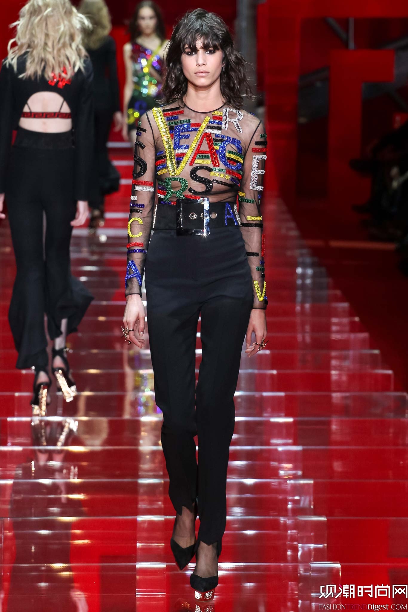 Versace 2015ﶬʱװϵ㳡ͼƬ