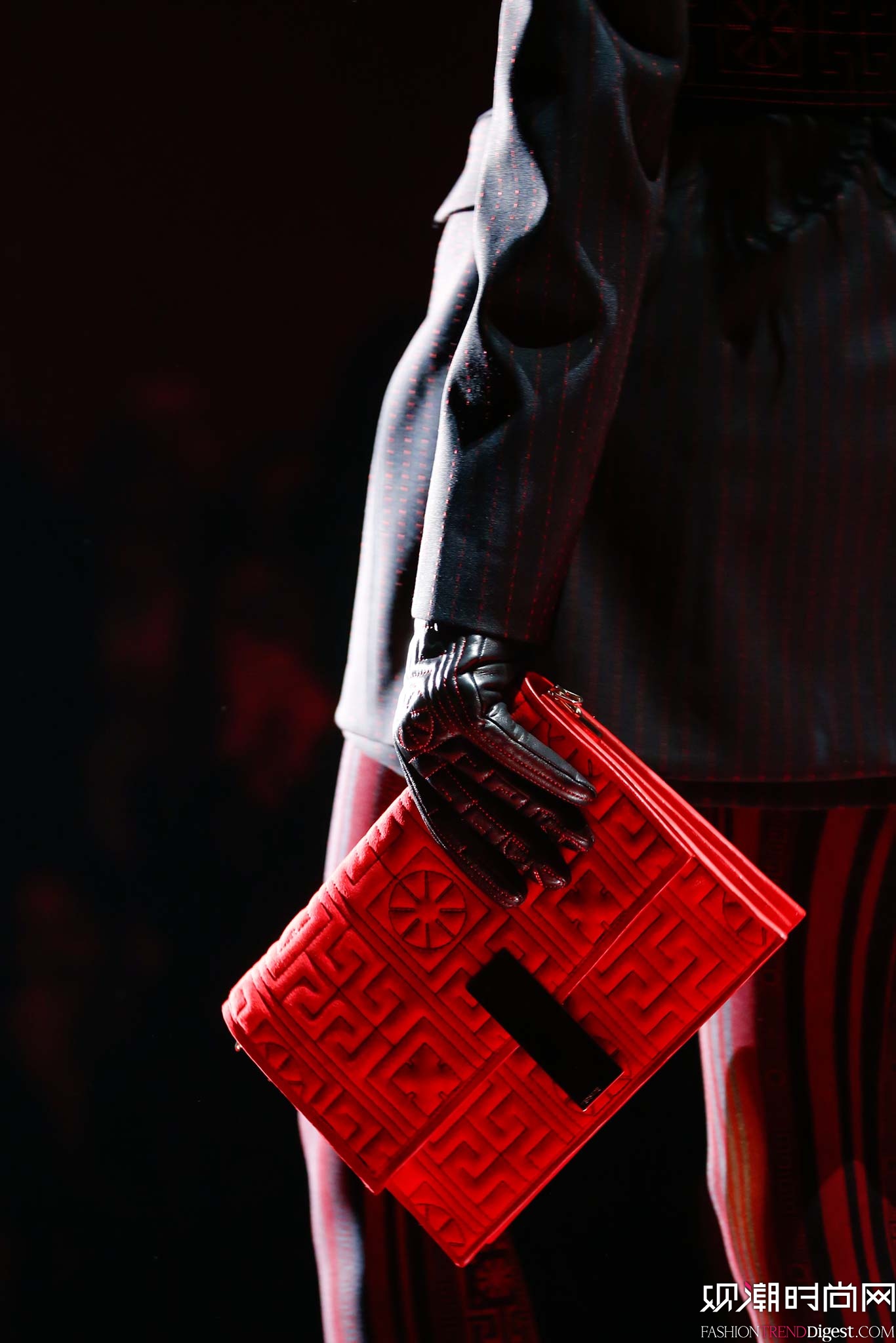 Versace 2015ﶬʱװϵ㳡ͼƬ