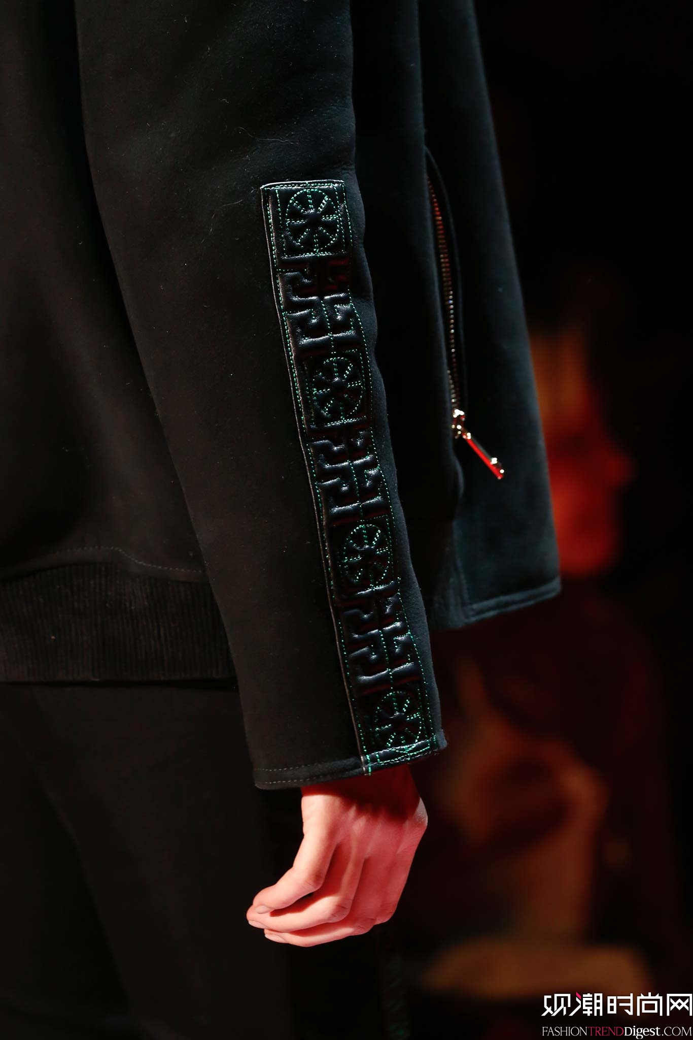 Versace 2015ﶬʱװϵ㳡ͼƬ