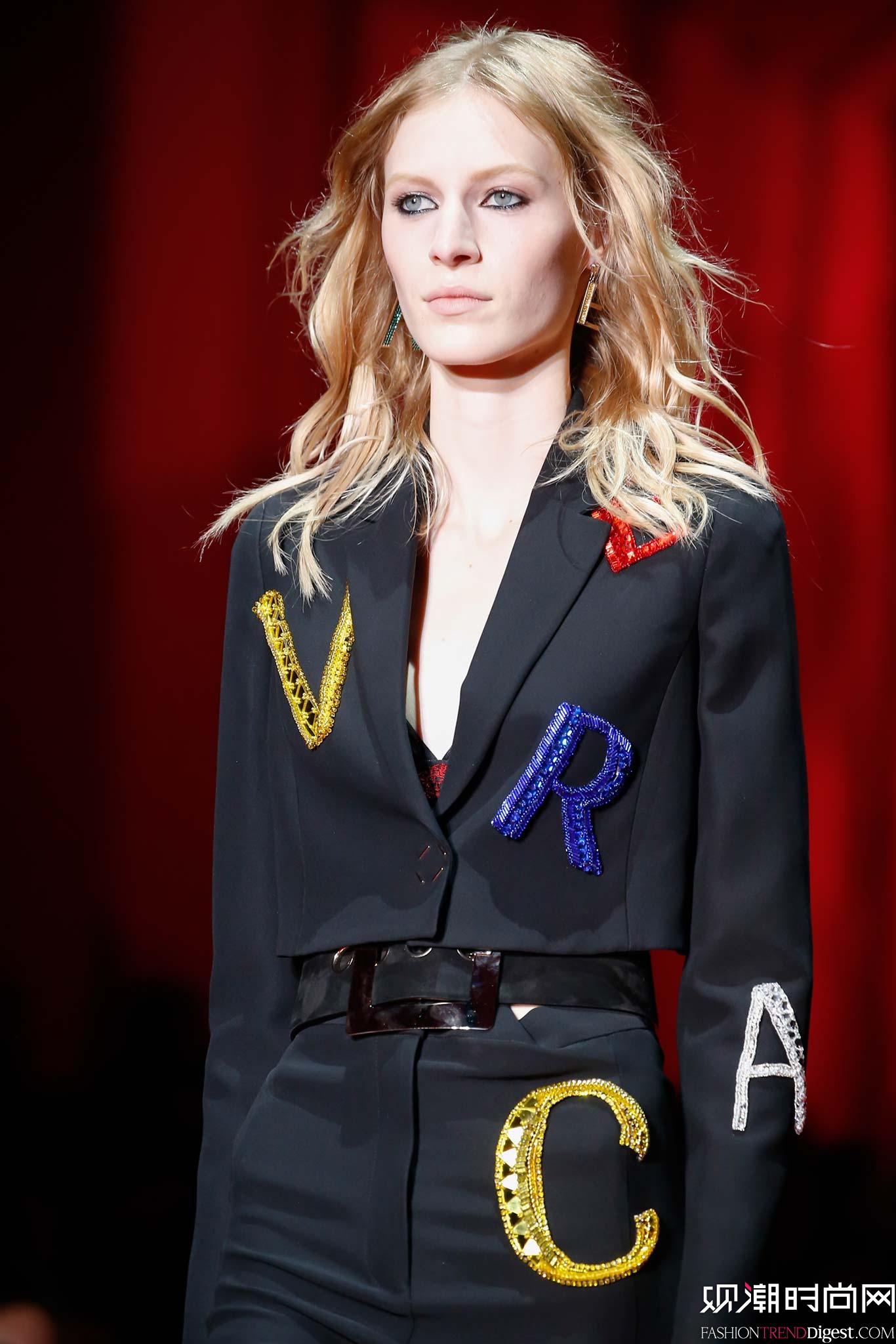 Versace 2015ﶬʱװϵ㳡ͼƬ