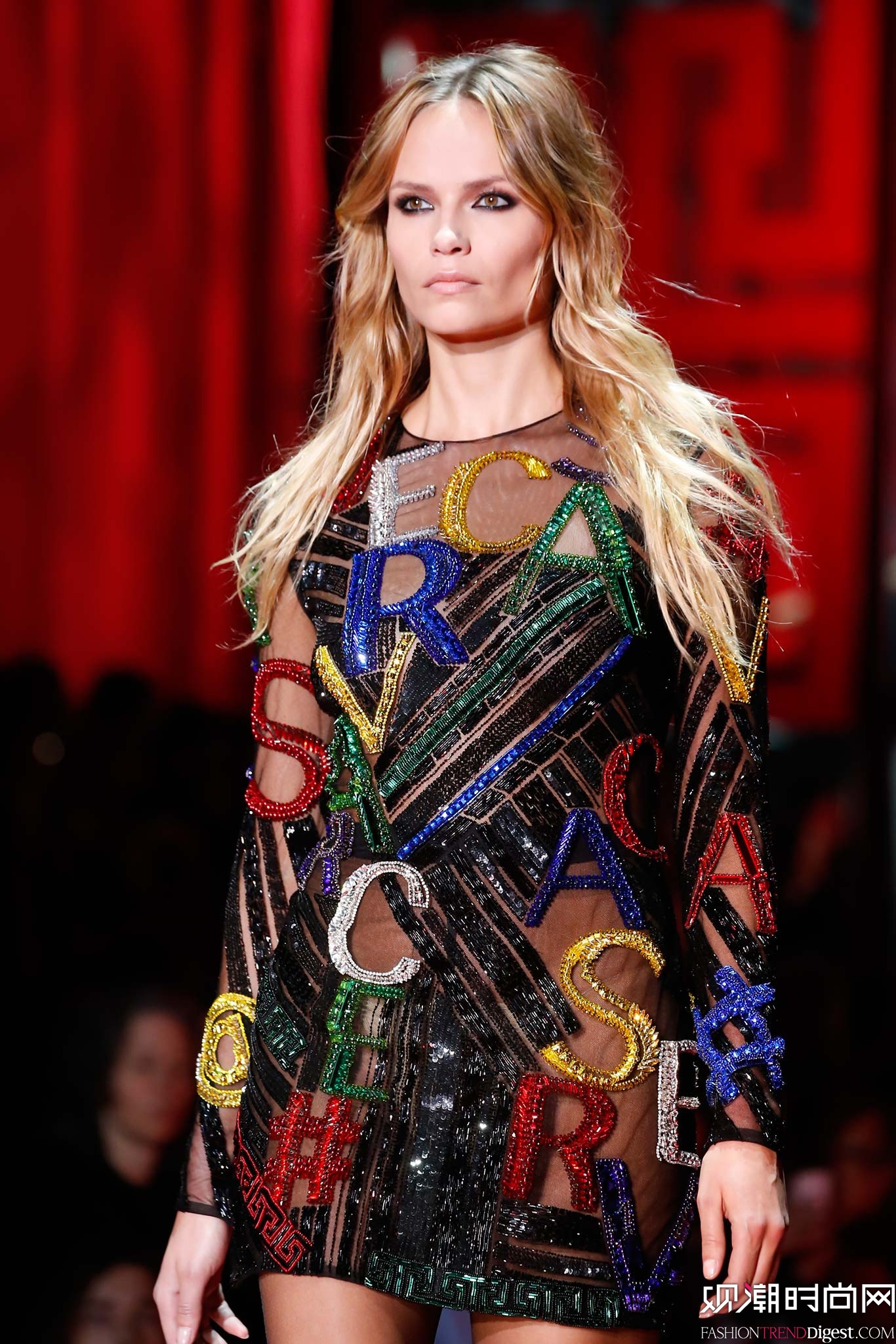 Versace 2015ﶬʱװϵ㳡ͼƬ