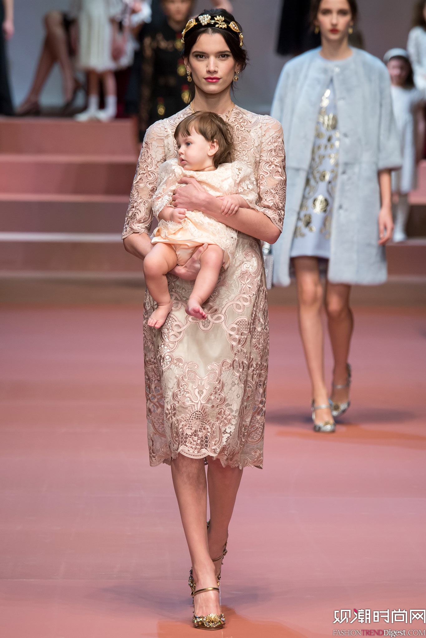 Dolce & Gabbana 2015�ﶬʱװ��ϵ���㳡����ͼƬ