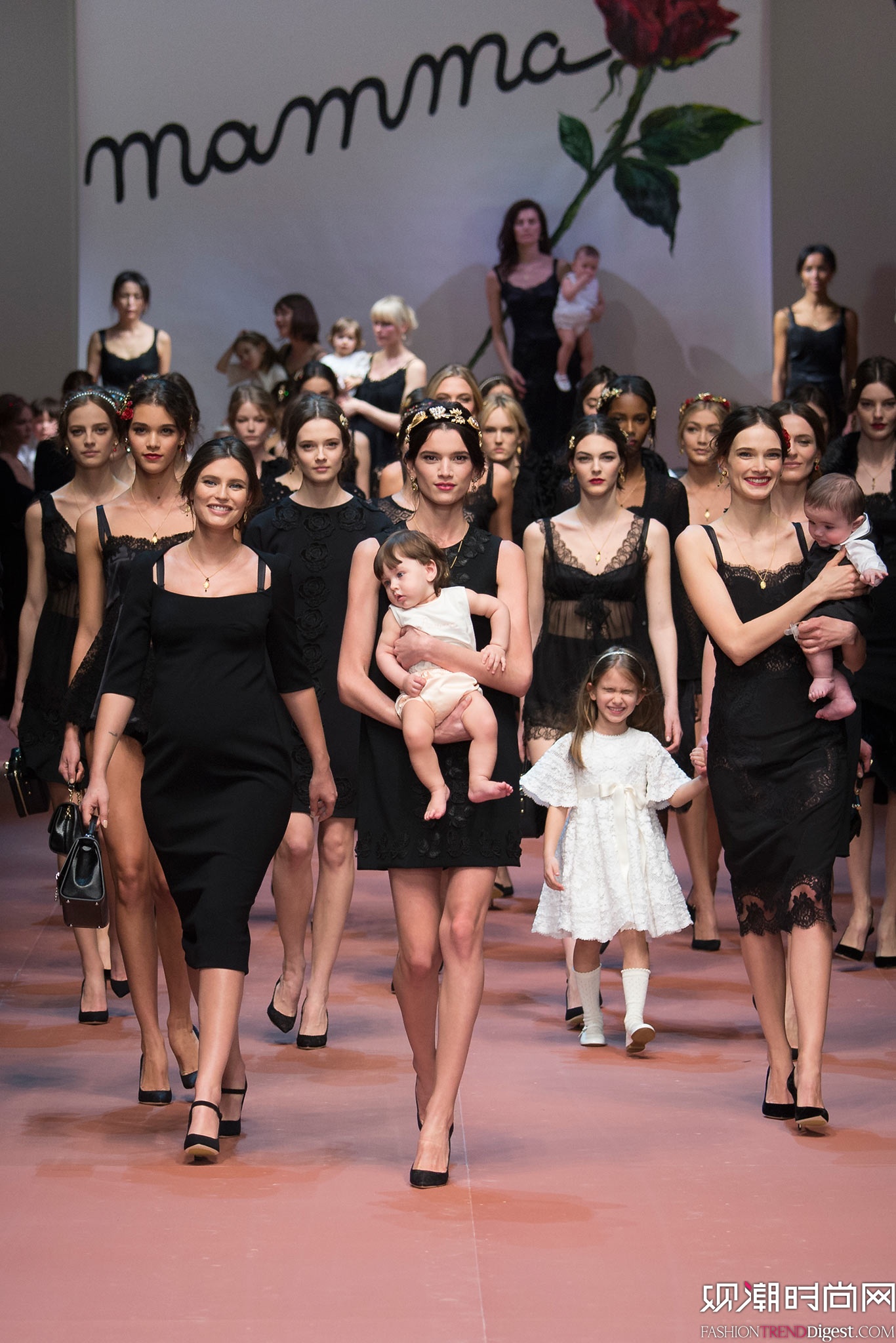 Dolce & Gabbana 2015�ﶬʱװ��ϵ���㳡����ͼƬ