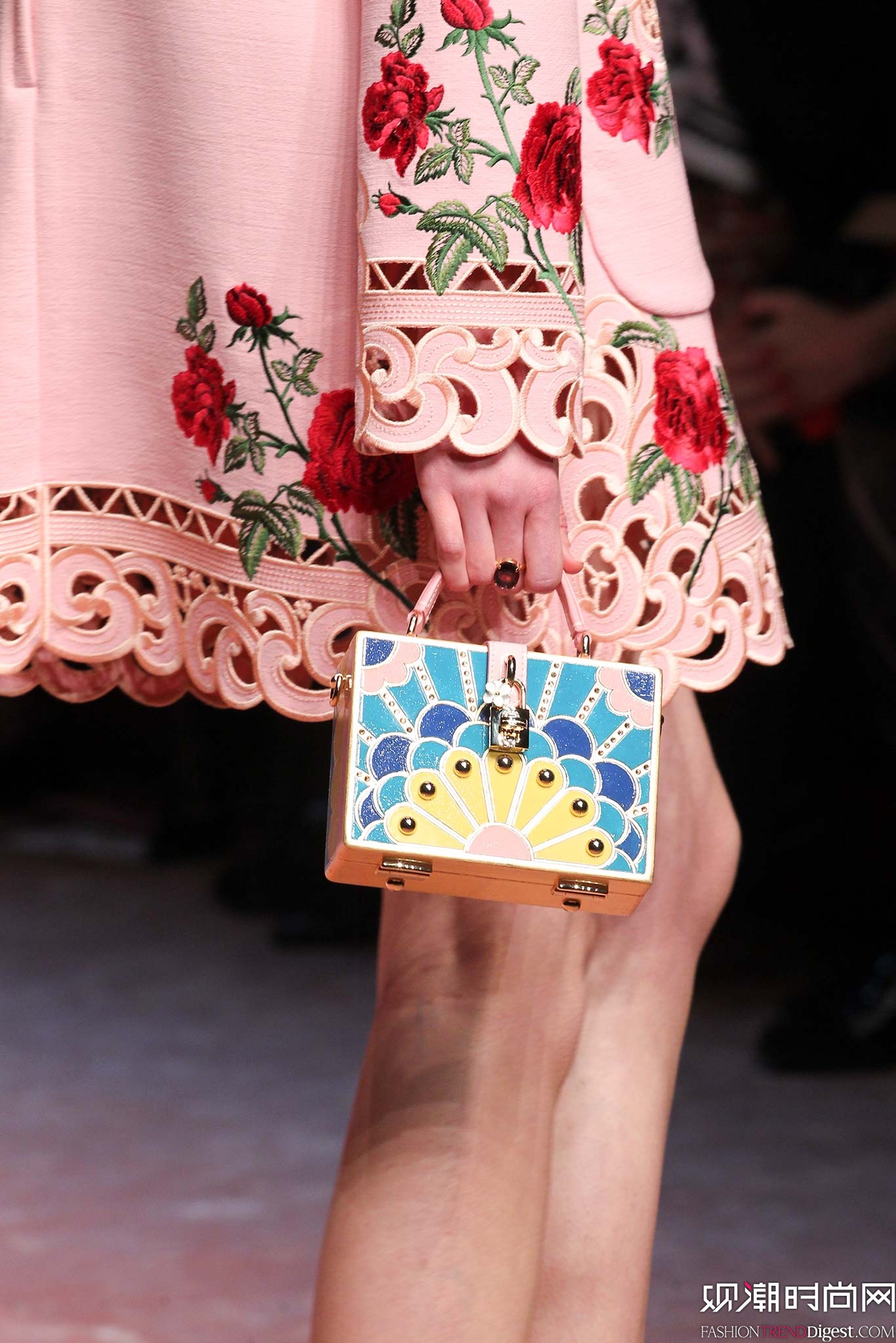 Dolce & Gabbana 2015�ﶬʱװ��ϵ���㳡����ͼƬ