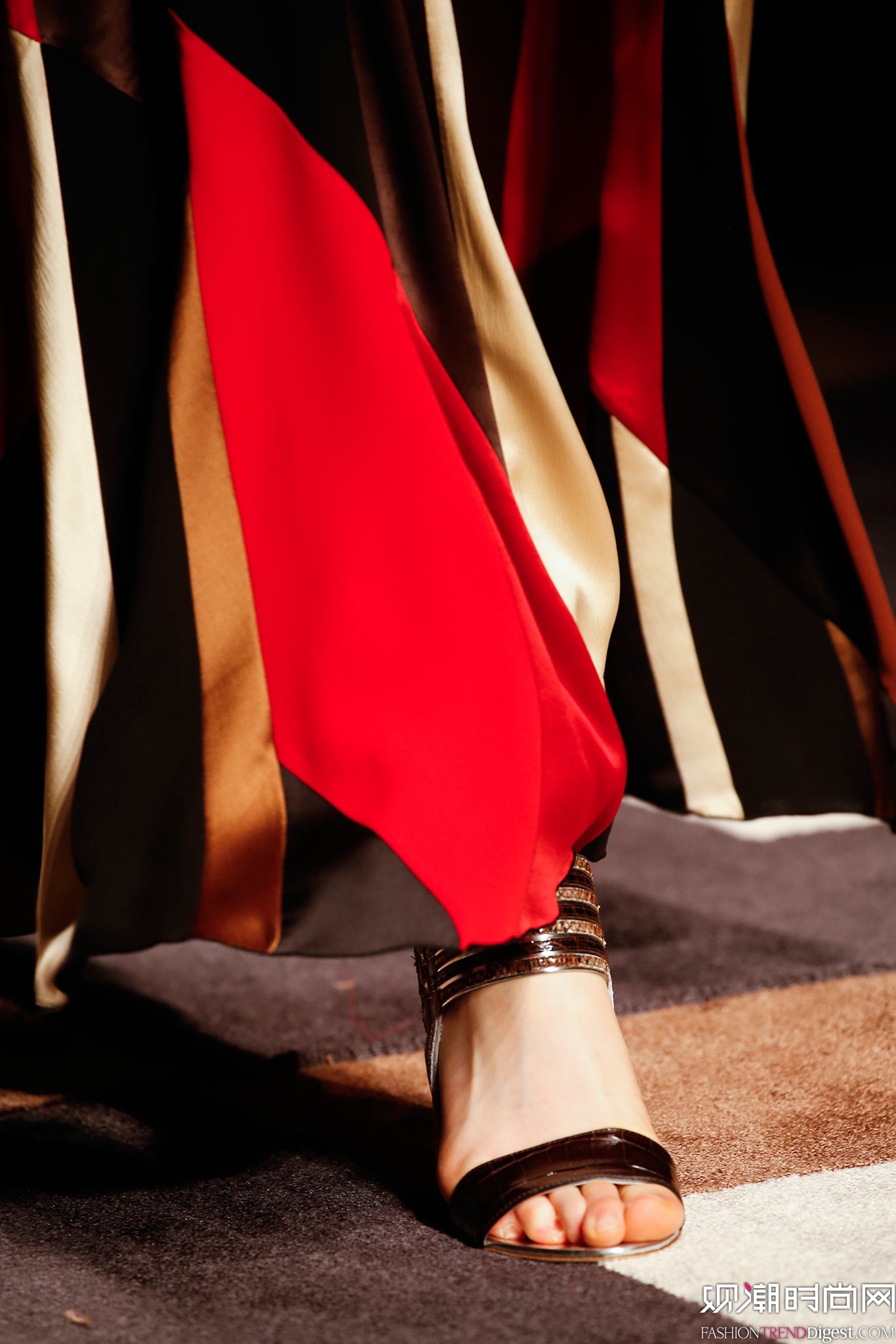 Salvatore Ferragamo 2015�ﶬʱװ��ϵ���㳡����ͼƬ