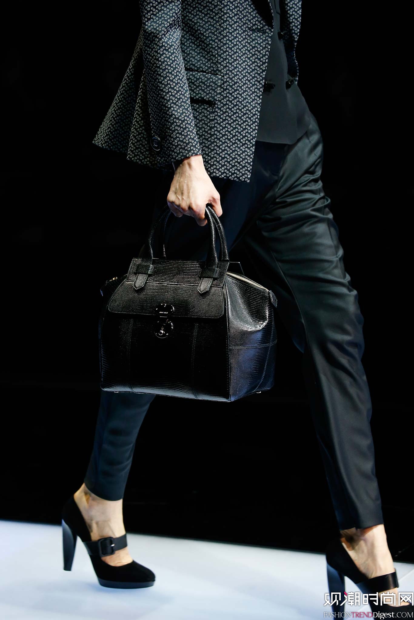 Giorgio Armani 2015�ﶬʱװ��ϵ���㳡����ͼƬ