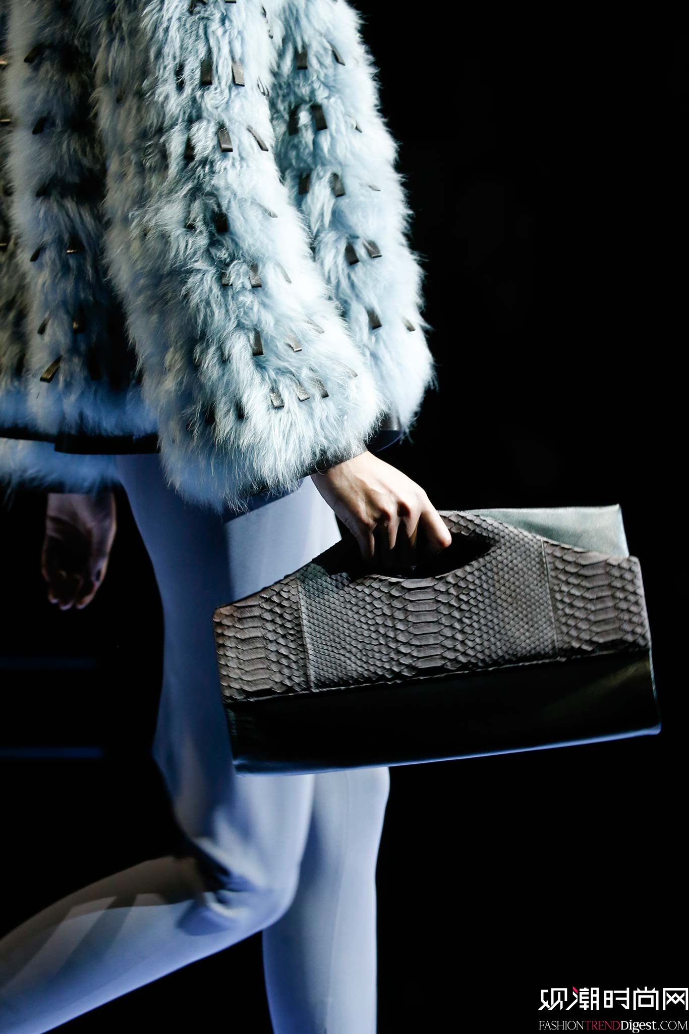 Giorgio Armani 2015�ﶬʱװ��ϵ���㳡����ͼƬ