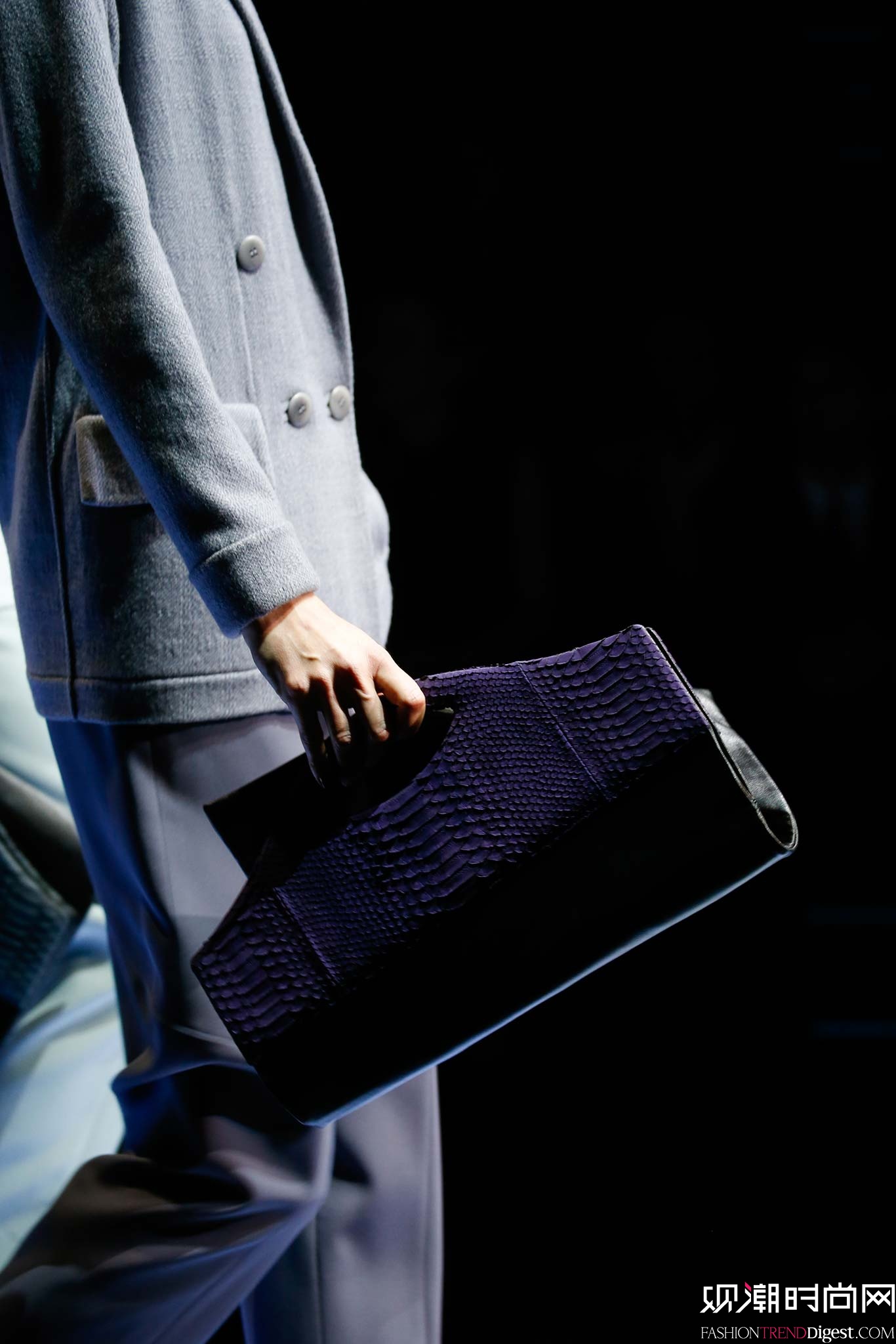 Giorgio Armani 2015�ﶬʱװ��ϵ���㳡����ͼƬ