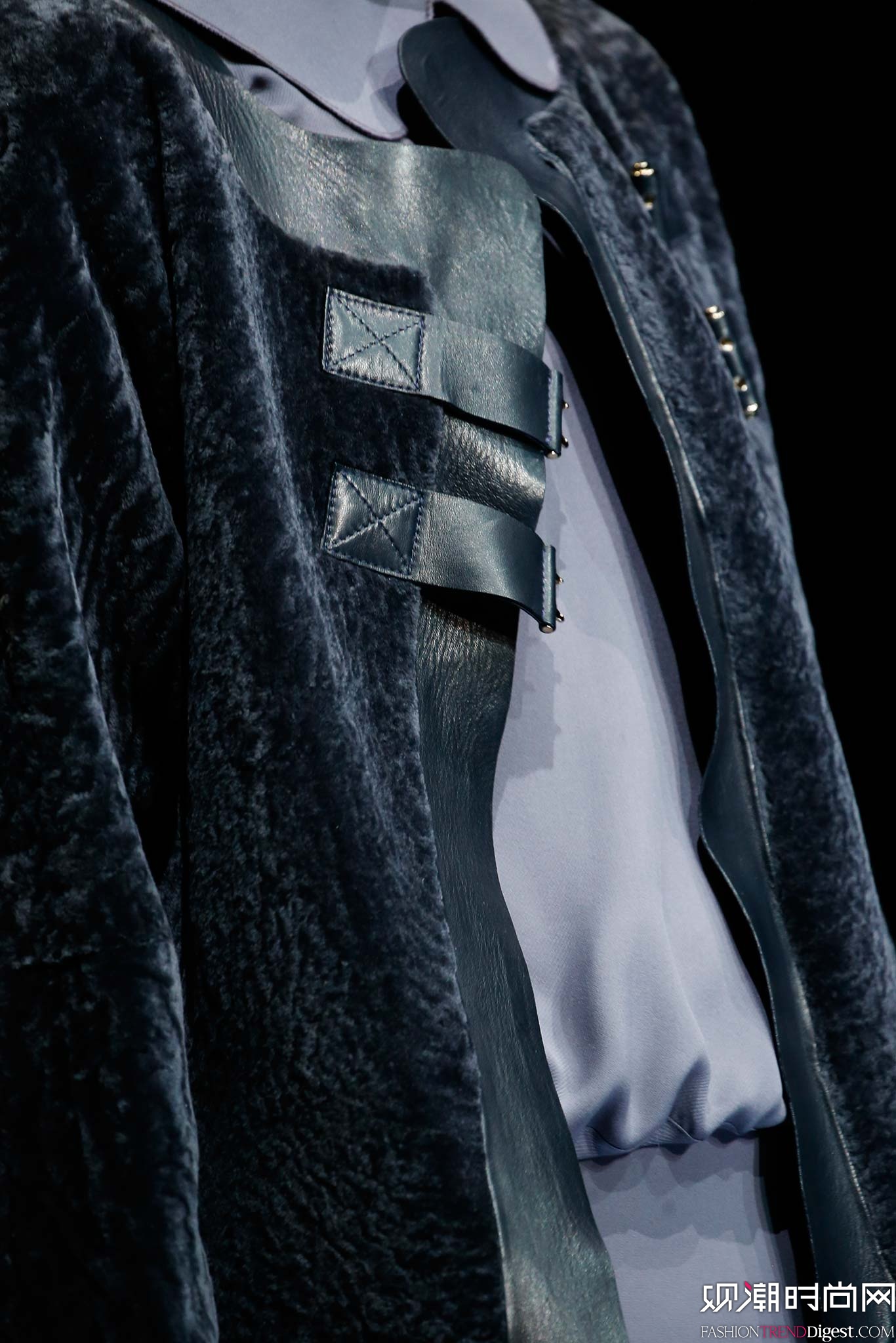 Giorgio Armani 2015�ﶬʱװ��ϵ���㳡����ͼƬ