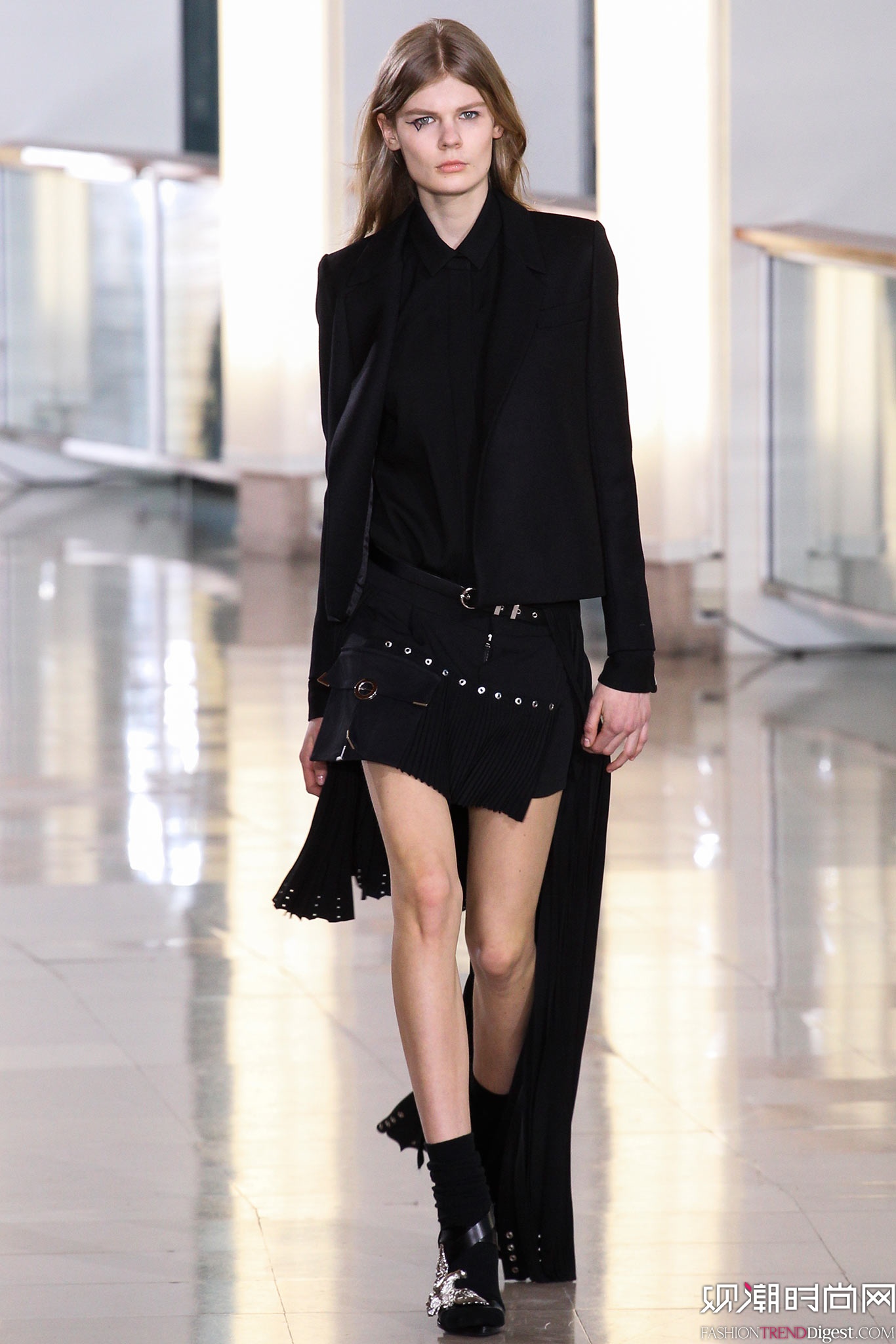 Anthony Vaccarello 2015ﶬʱװϵ㳡ͼƬ