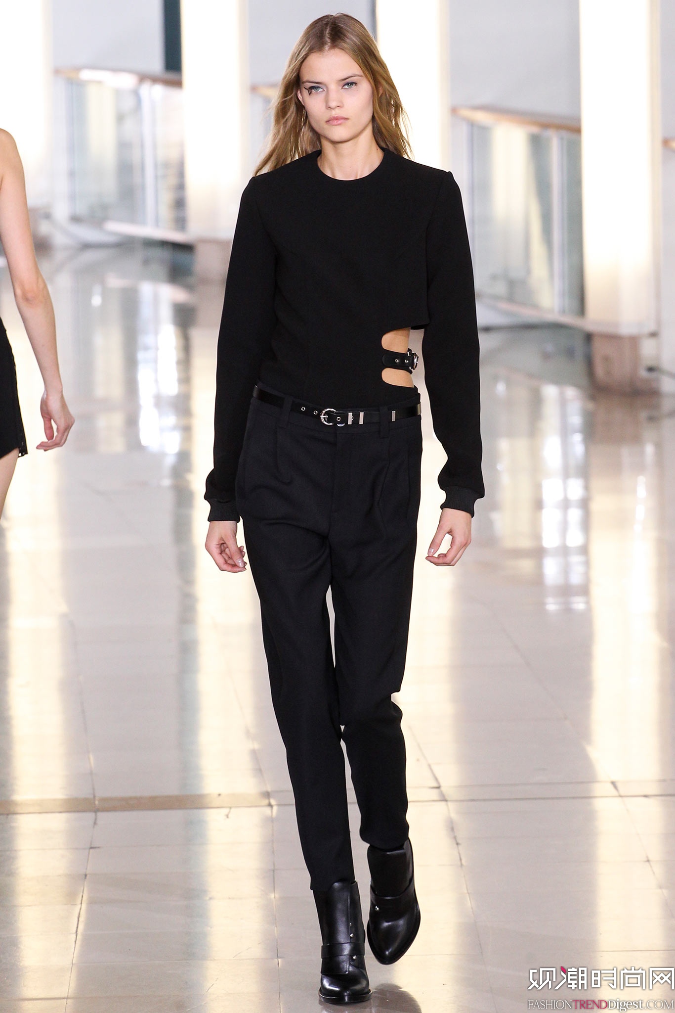 Anthony Vaccarello 2015ﶬrbϵDƬ
