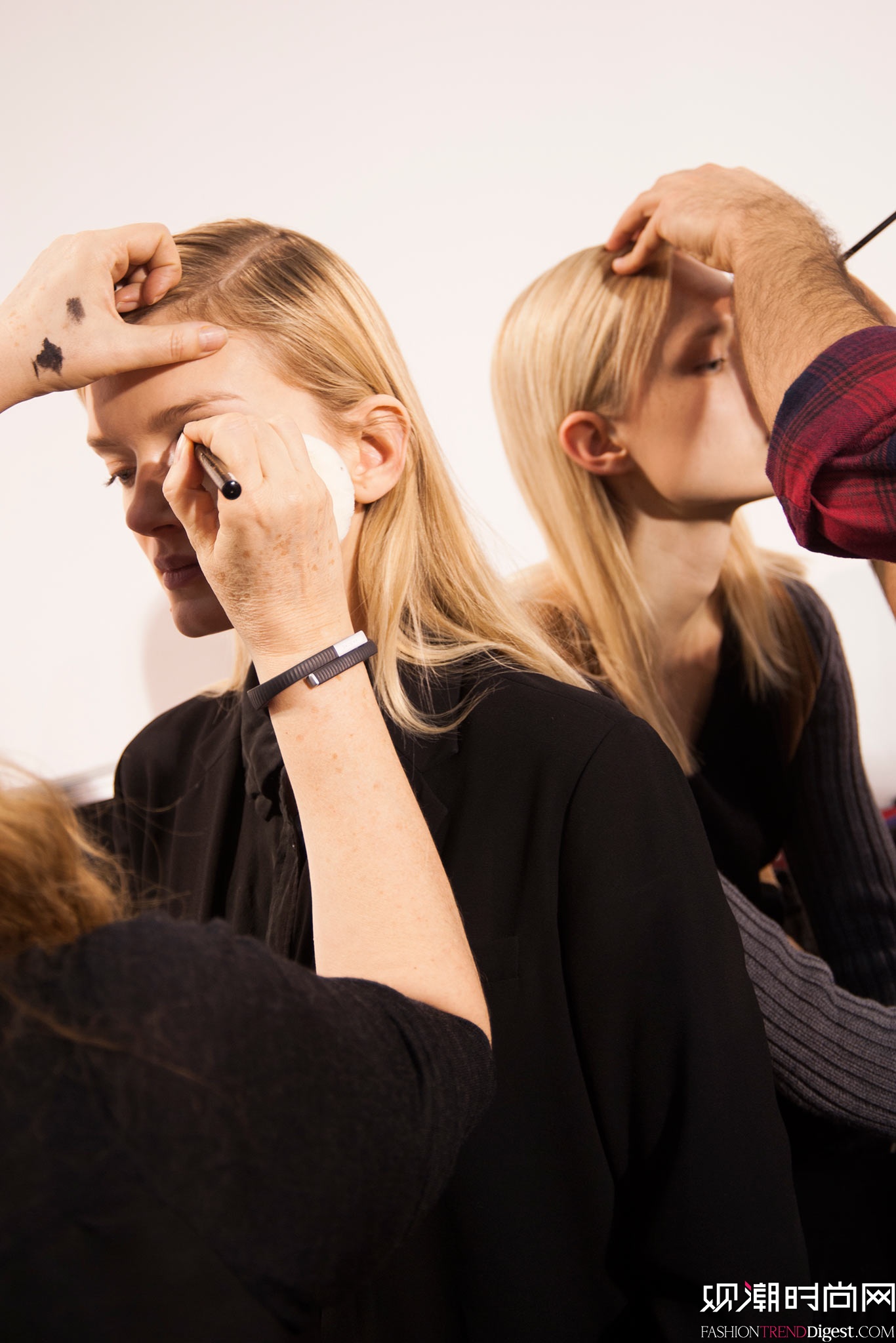 Rochas 2015ﶬrbϵDƬ