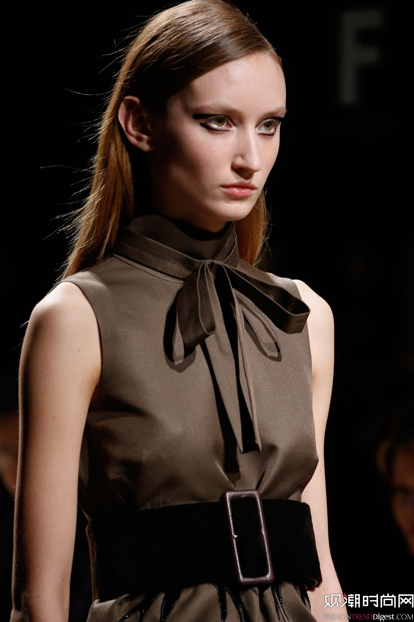 Rochas 2015ﶬrbϵDƬ