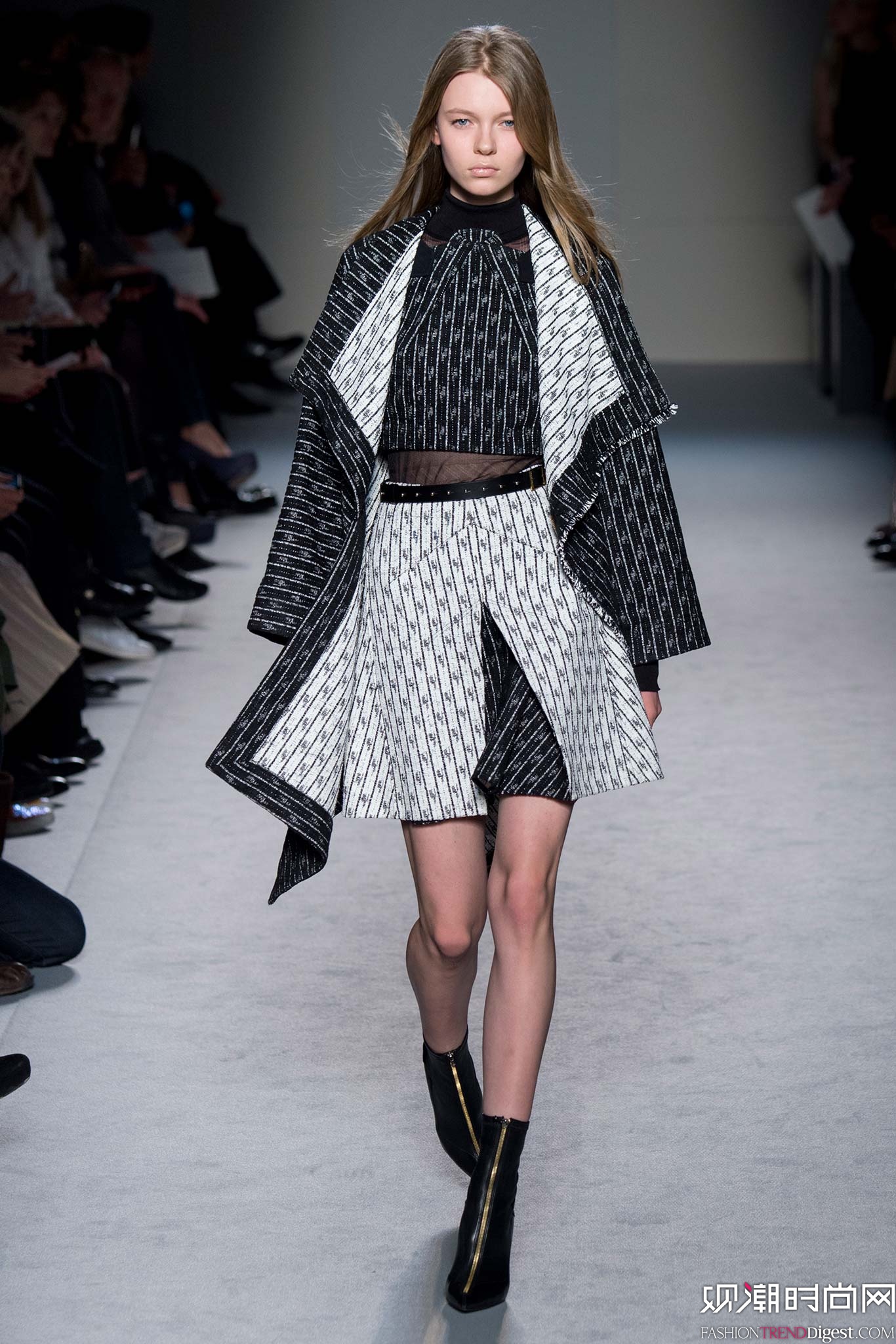 Roland Mouret 2015ﶬr(sh)bϵ(chng)DƬ