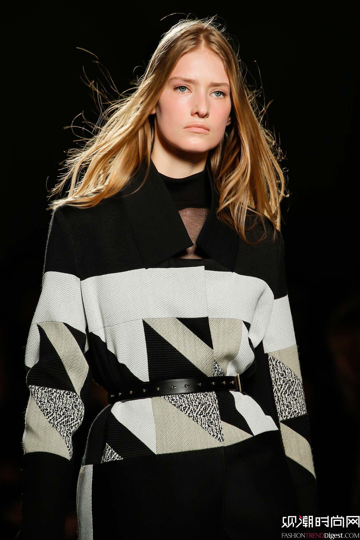 Roland Mouret 2015ﶬr(sh)bϵ(chng)DƬ