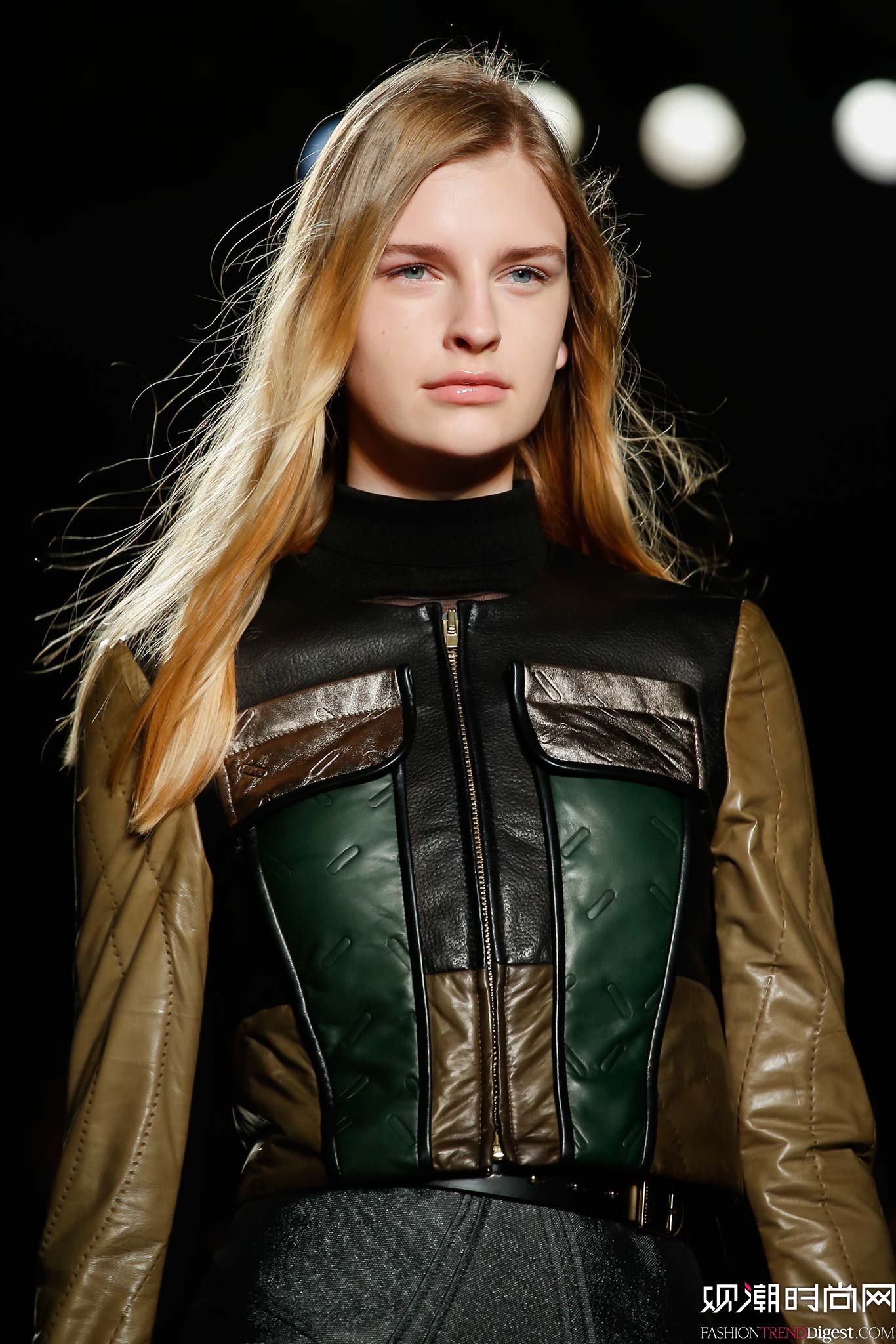 Roland Mouret 2015ﶬrbϵDƬ
