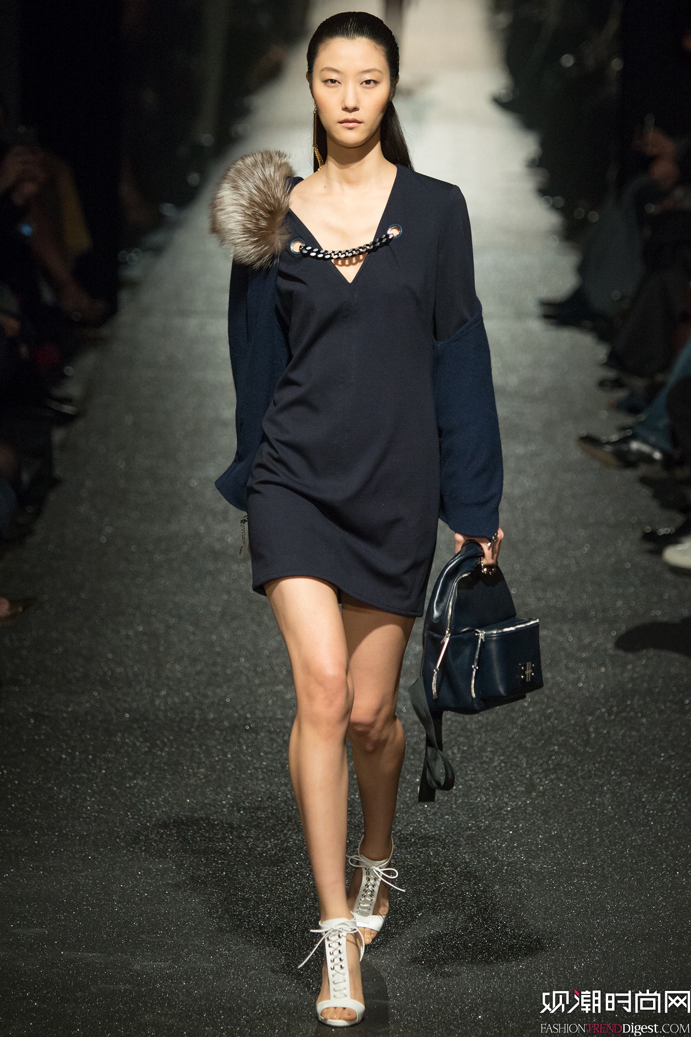 Alexis Mabille 2015ﶬʱװϵ㳡ͼƬ