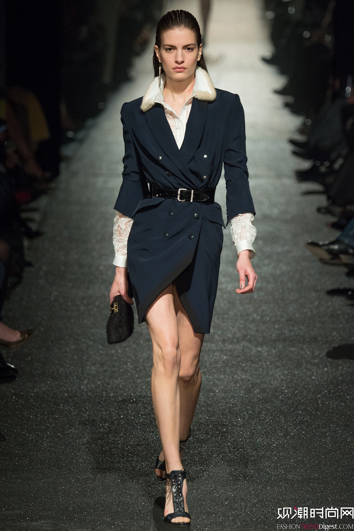 Alexis Mabille 2015ﶬʱװϵ㳡ͼƬ