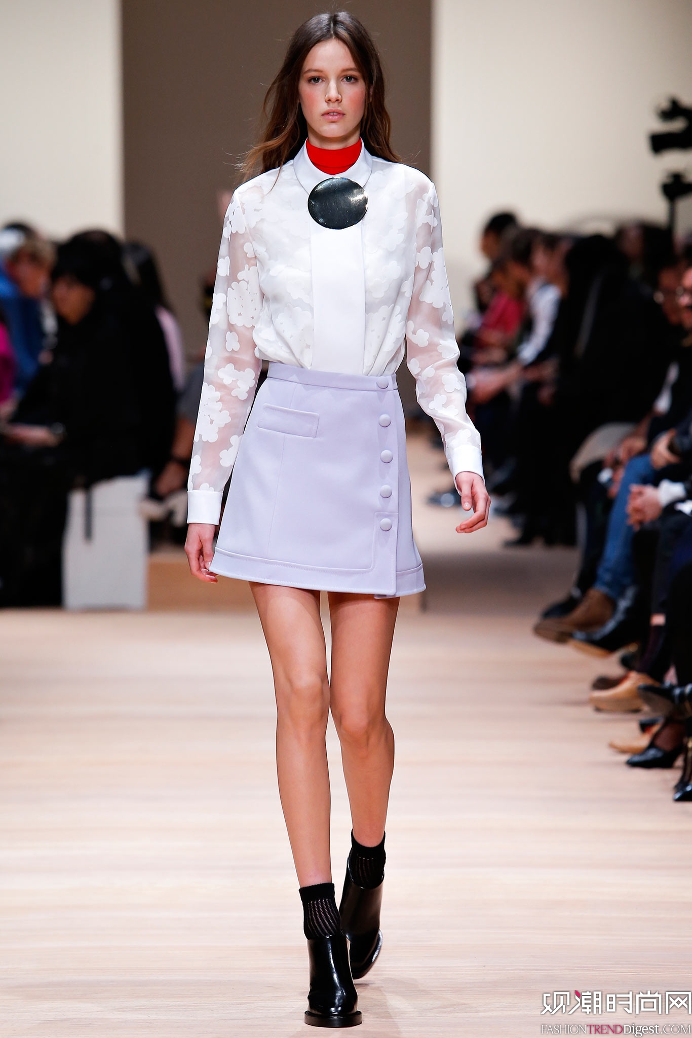 Carven 2015ﶬʱװϵ㳡ͼƬ